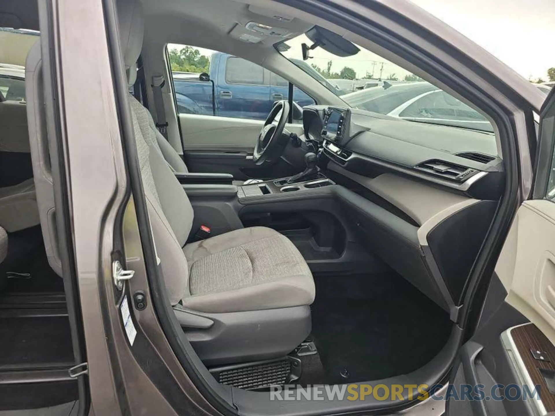 13 Photograph of a damaged car 5TDKSKFC8MS022217 TOYOTA SIENNA 2021