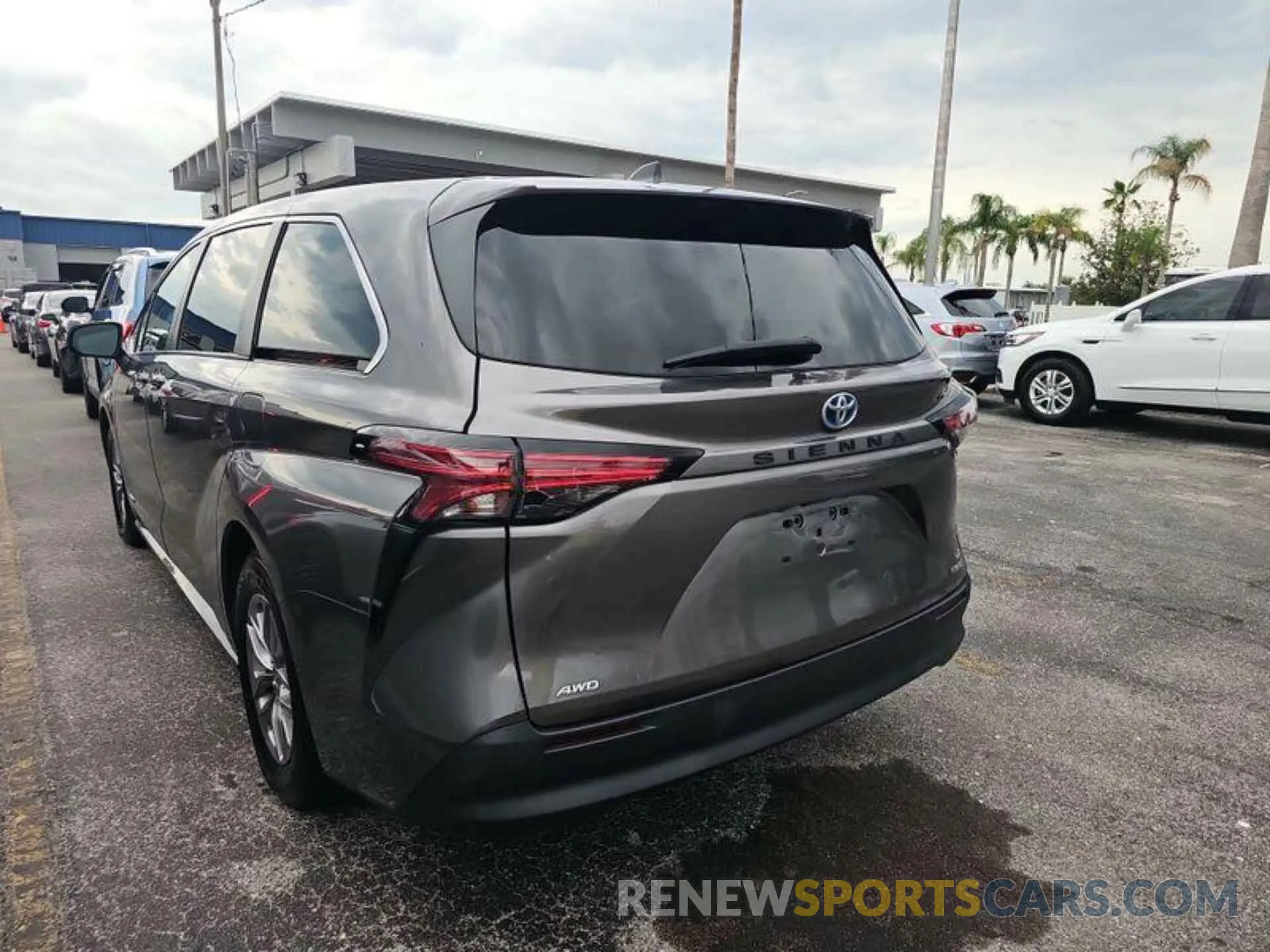 3 Photograph of a damaged car 5TDKSKFC8MS022217 TOYOTA SIENNA 2021