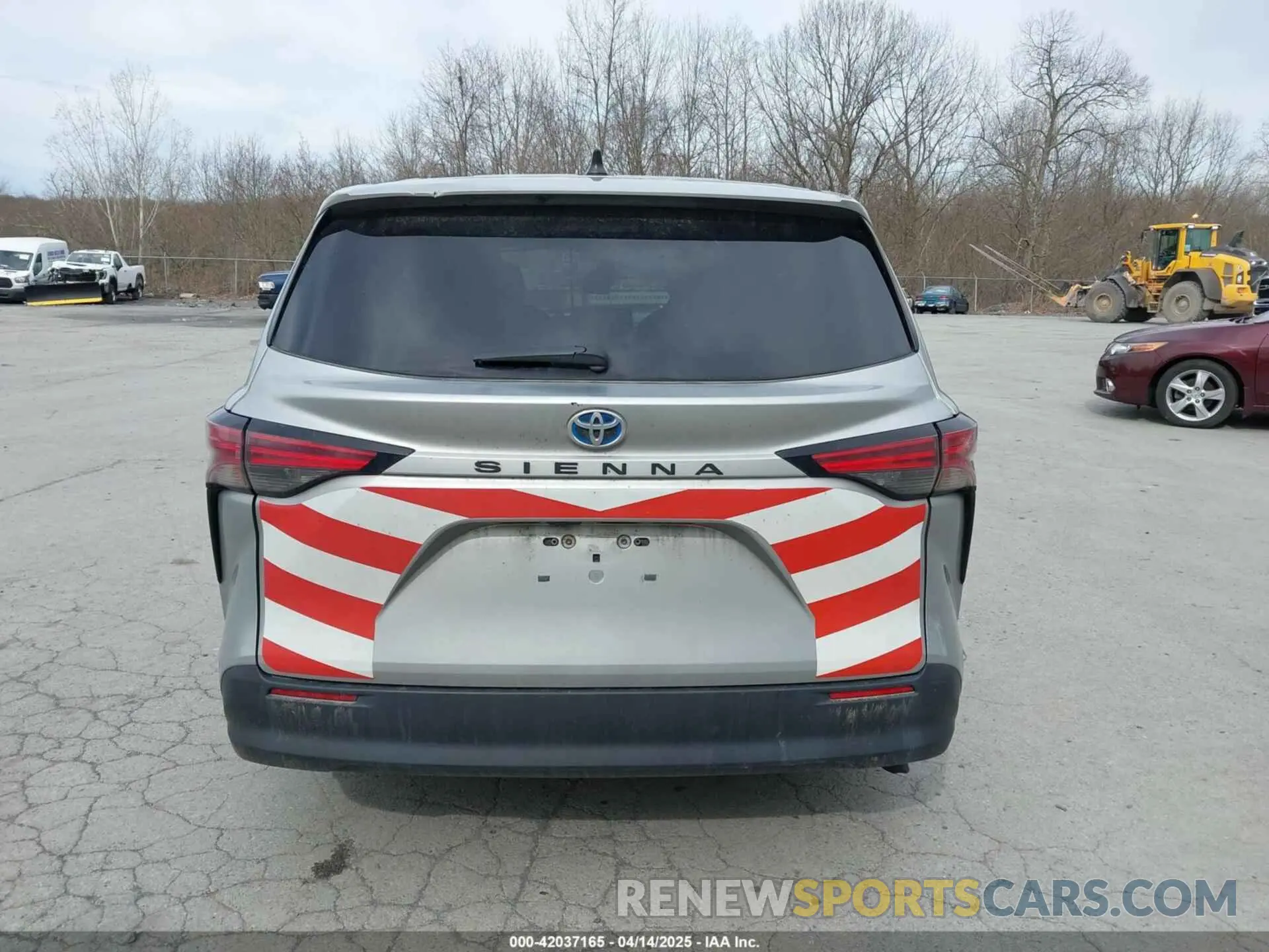 16 Photograph of a damaged car 5TDKSKFCXMS036779 TOYOTA SIENNA 2021