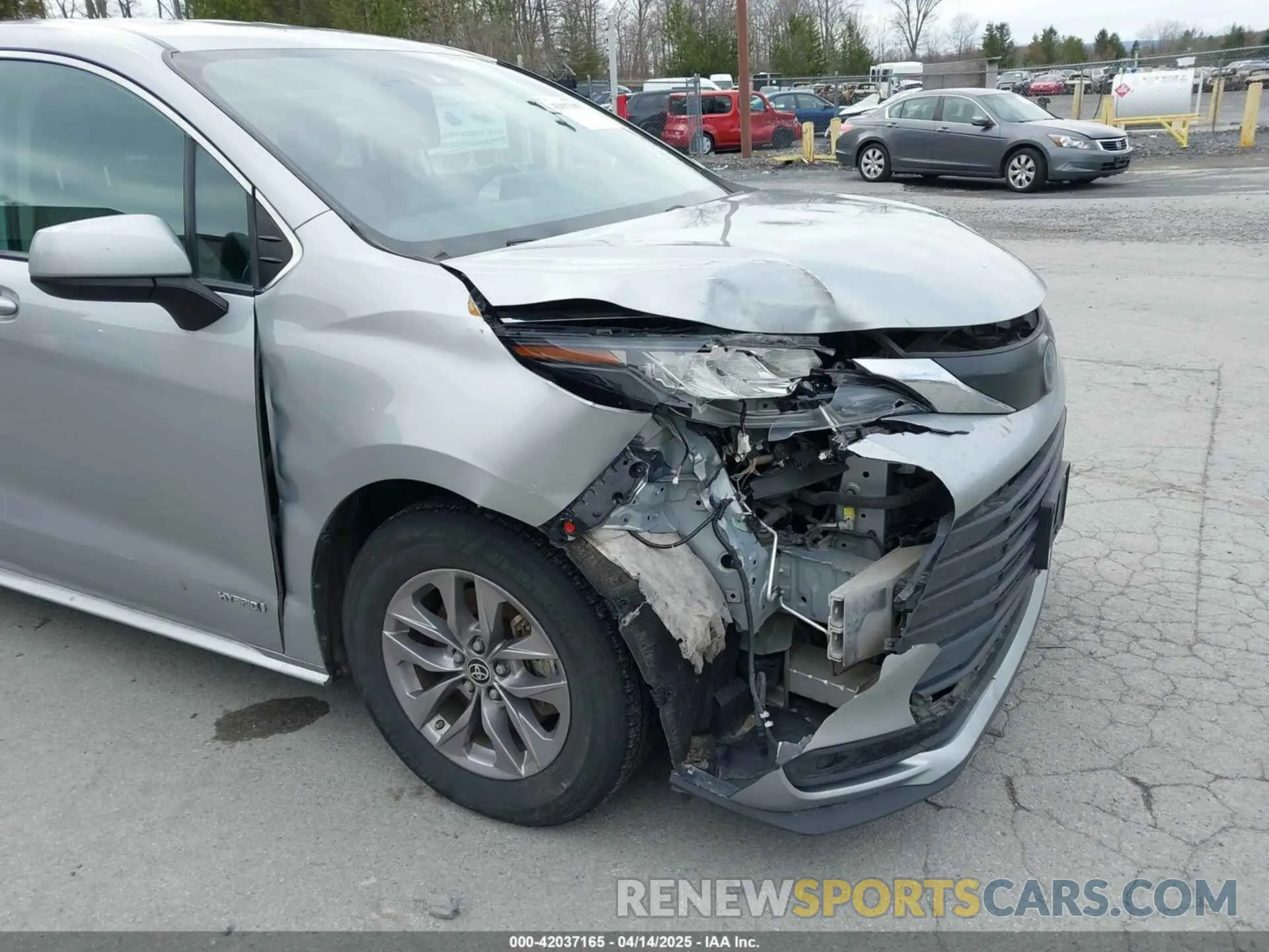6 Photograph of a damaged car 5TDKSKFCXMS036779 TOYOTA SIENNA 2021
