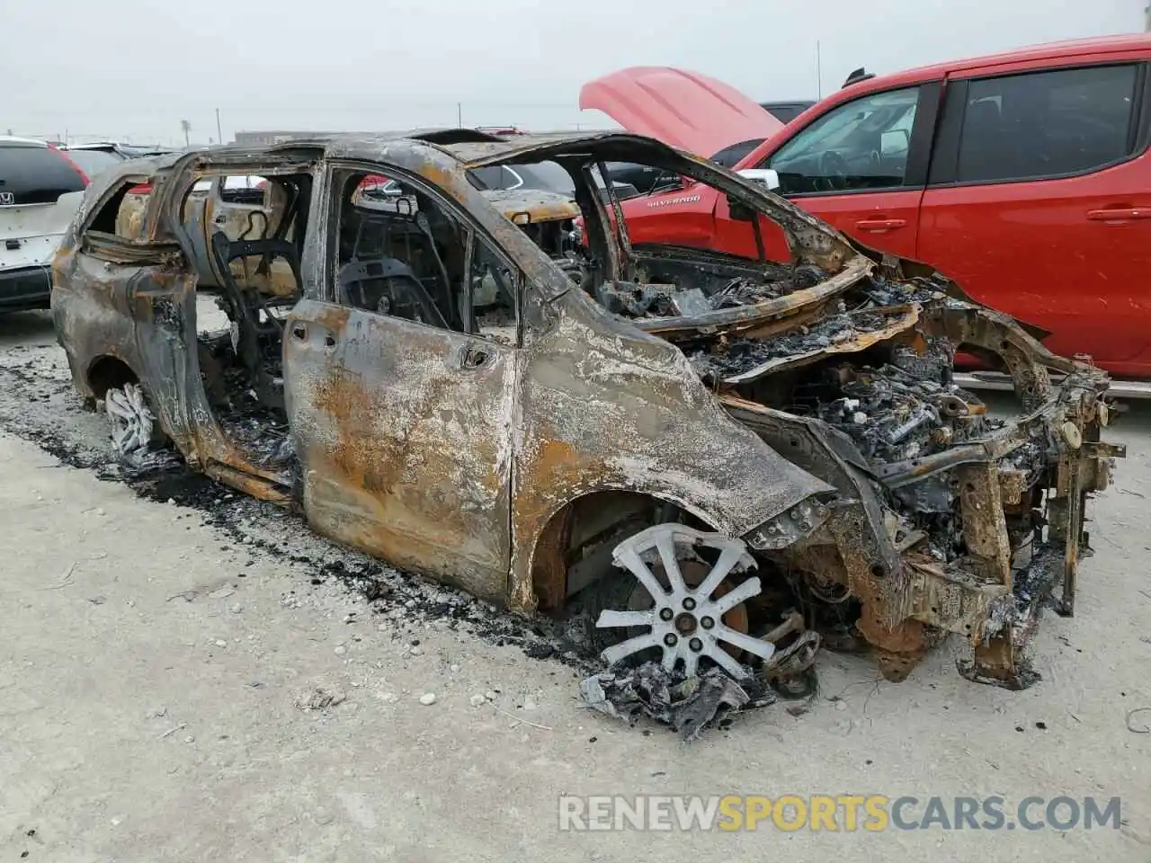 4 Photograph of a damaged car 5TDXRKEC0MS013997 TOYOTA SIENNA 2021