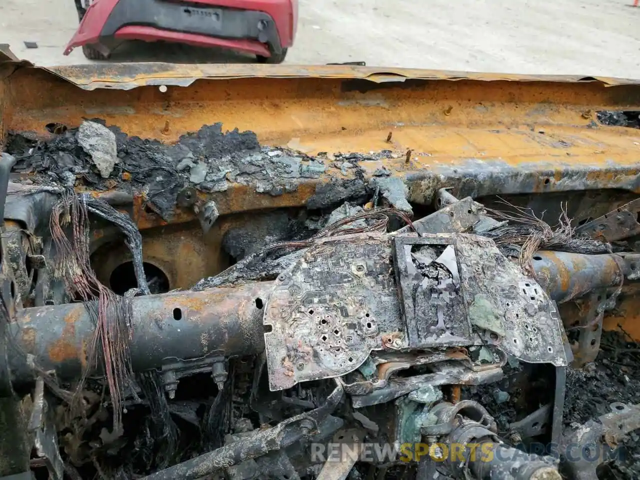 9 Photograph of a damaged car 5TDXRKEC0MS013997 TOYOTA SIENNA 2021