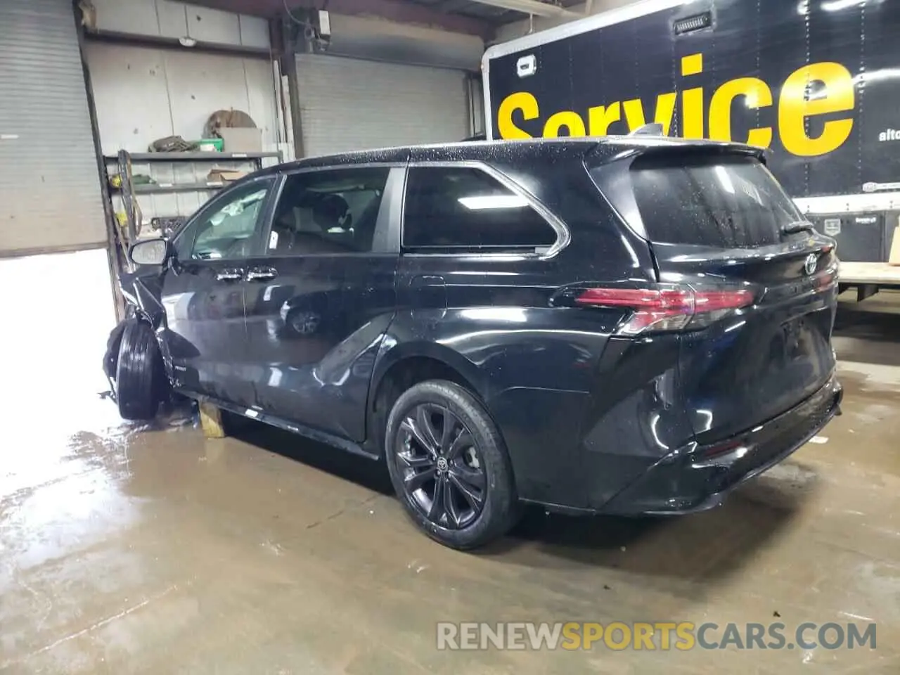 2 Photograph of a damaged car 5TDXRKEC0MS056624 TOYOTA SIENNA 2021