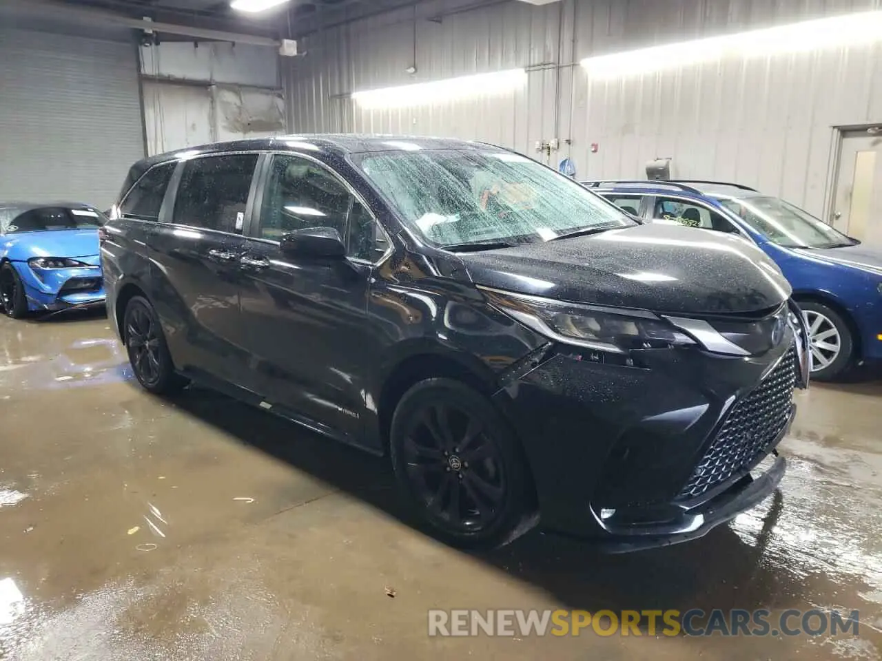 4 Photograph of a damaged car 5TDXRKEC0MS056624 TOYOTA SIENNA 2021