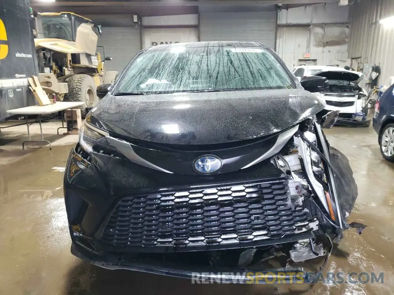 5 Photograph of a damaged car 5TDXRKEC0MS056624 TOYOTA SIENNA 2021