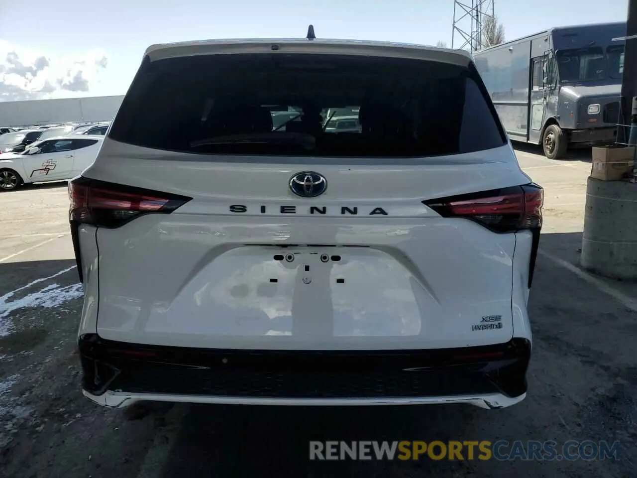 6 Photograph of a damaged car 5TDXRKEC3MS005215 TOYOTA SIENNA 2021