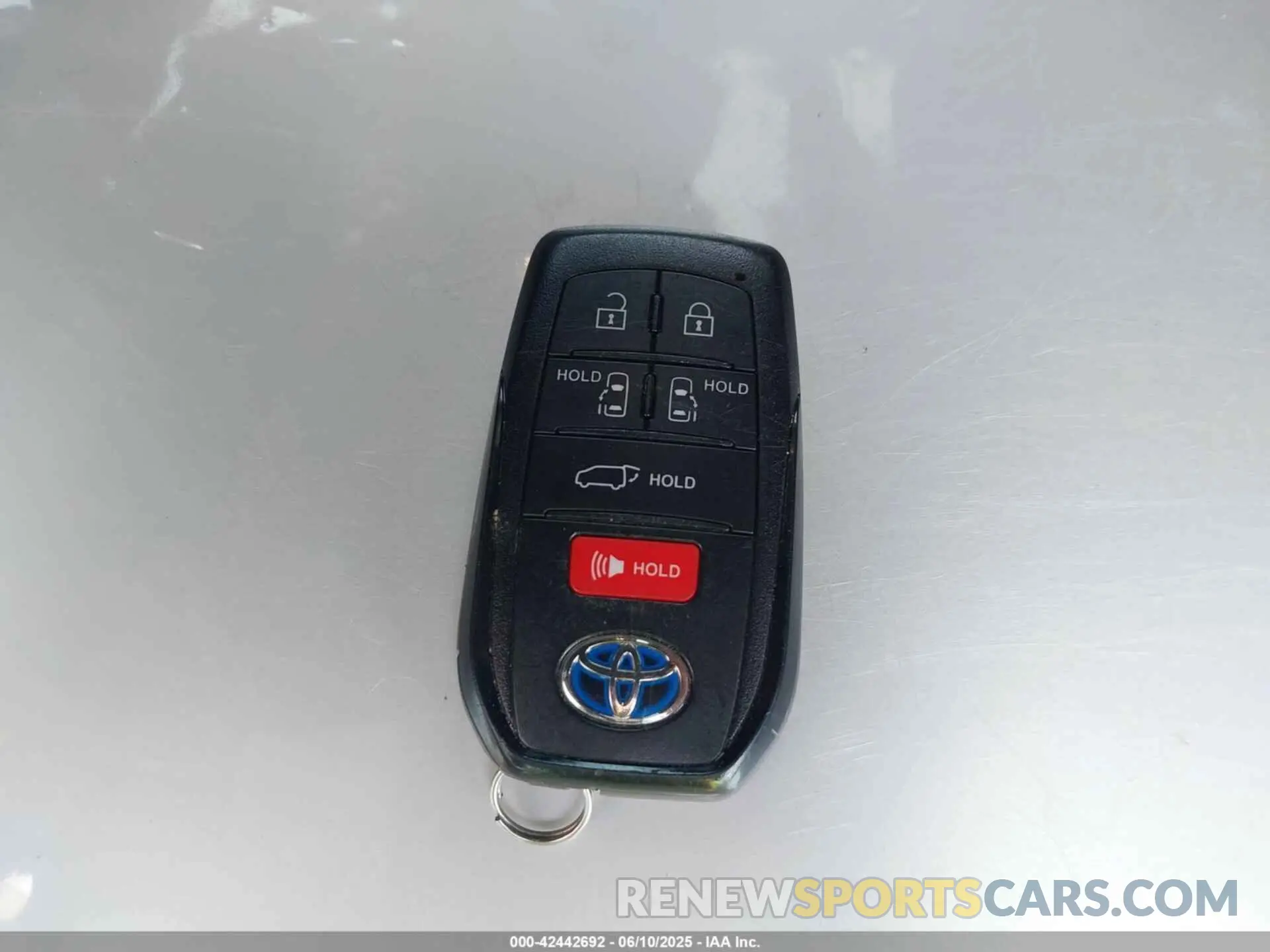 11 Photograph of a damaged car 5TDXRKEC3MS016036 TOYOTA SIENNA 2021