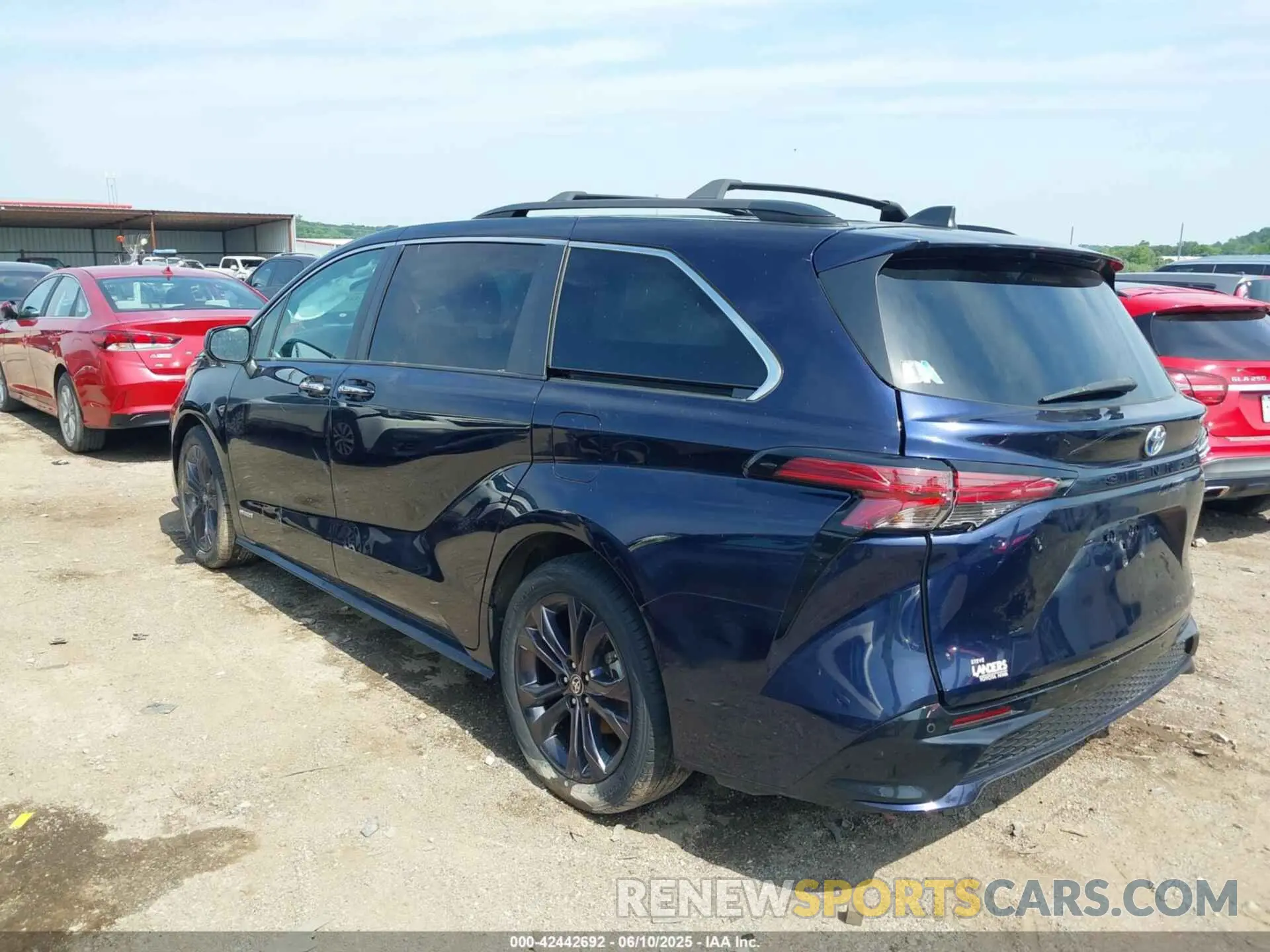 14 Photograph of a damaged car 5TDXRKEC3MS016036 TOYOTA SIENNA 2021