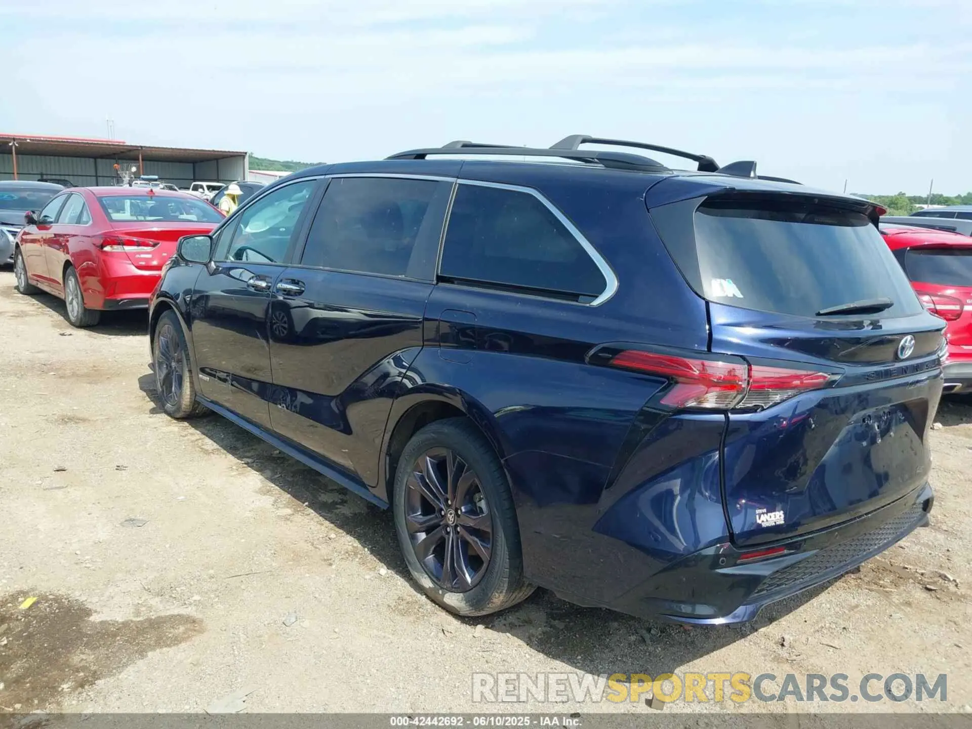 3 Photograph of a damaged car 5TDXRKEC3MS016036 TOYOTA SIENNA 2021