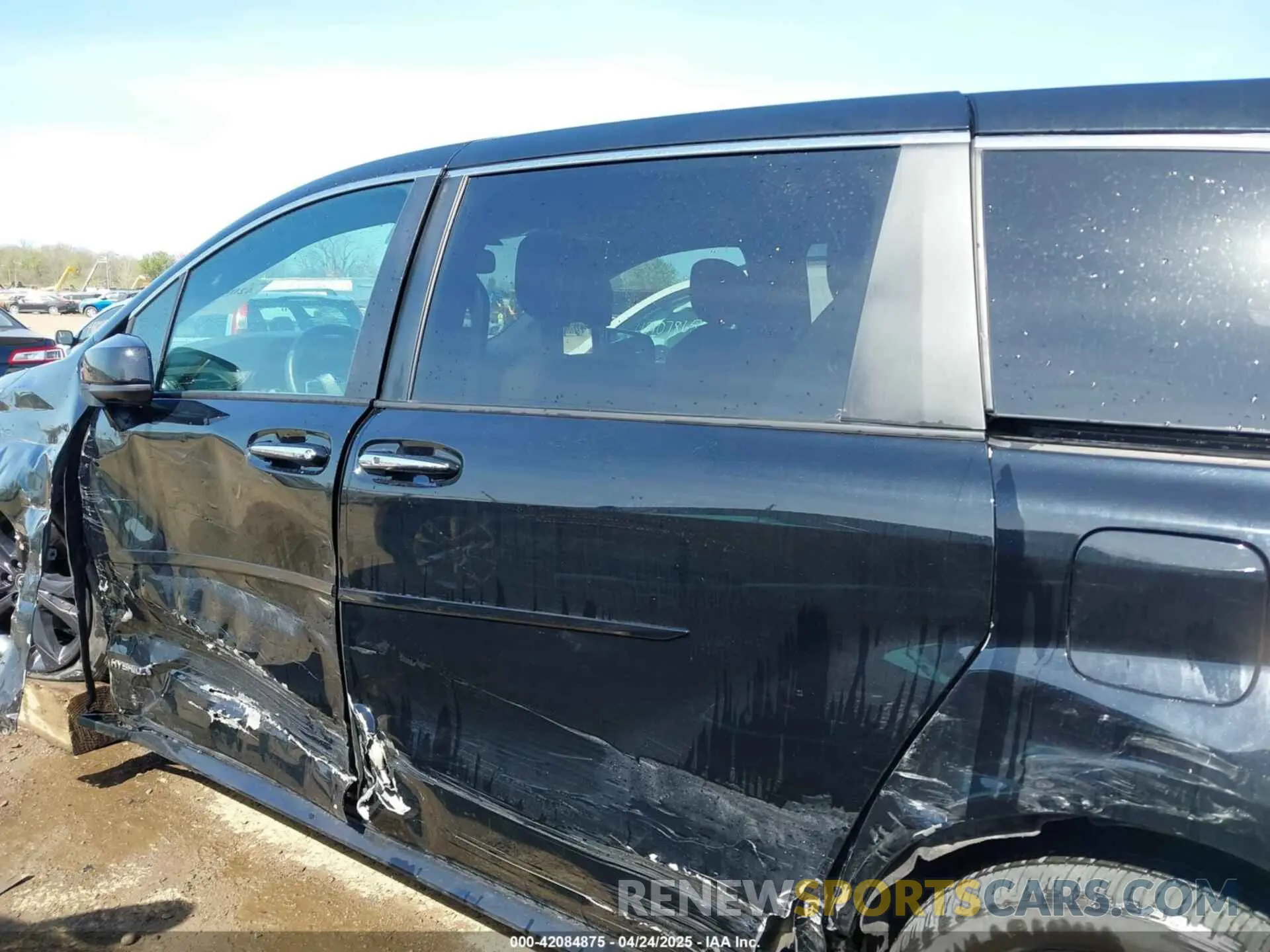 15 Photograph of a damaged car 5TDXRKEC3MS029904 TOYOTA SIENNA 2021