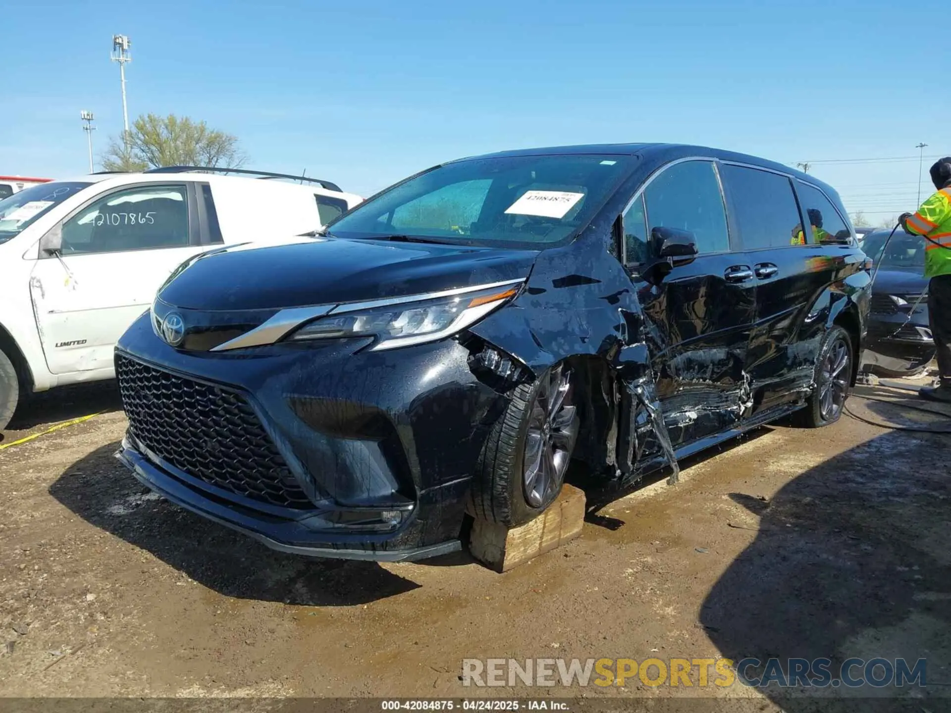 2 Photograph of a damaged car 5TDXRKEC3MS029904 TOYOTA SIENNA 2021