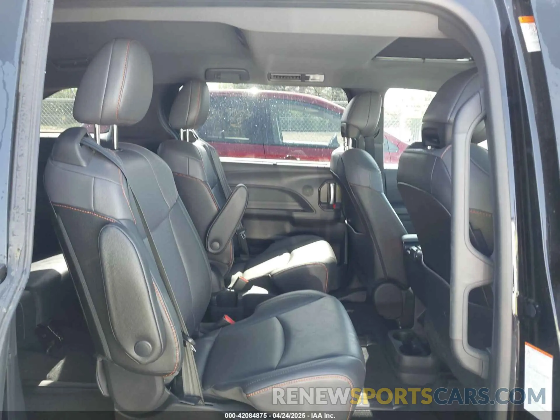 8 Photograph of a damaged car 5TDXRKEC3MS029904 TOYOTA SIENNA 2021