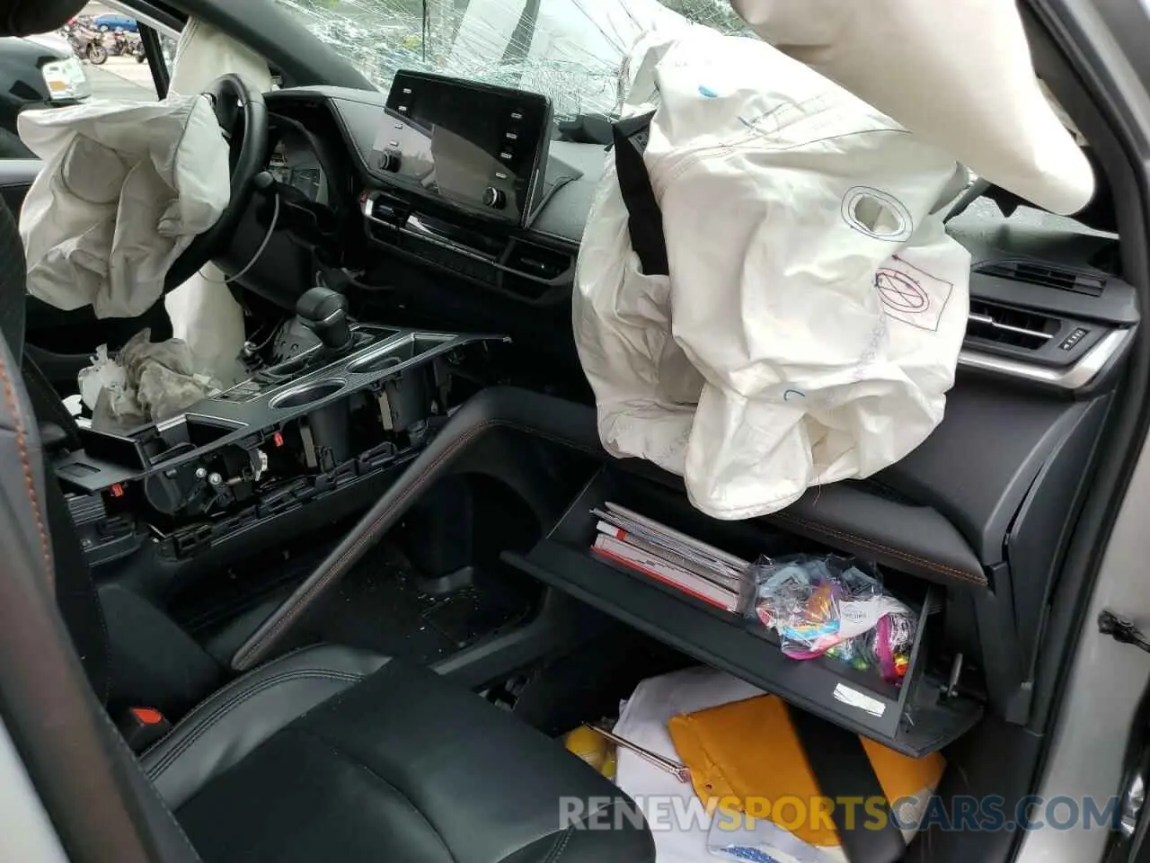8 Photograph of a damaged car 5TDXRKEC5MS041391 TOYOTA SIENNA 2021