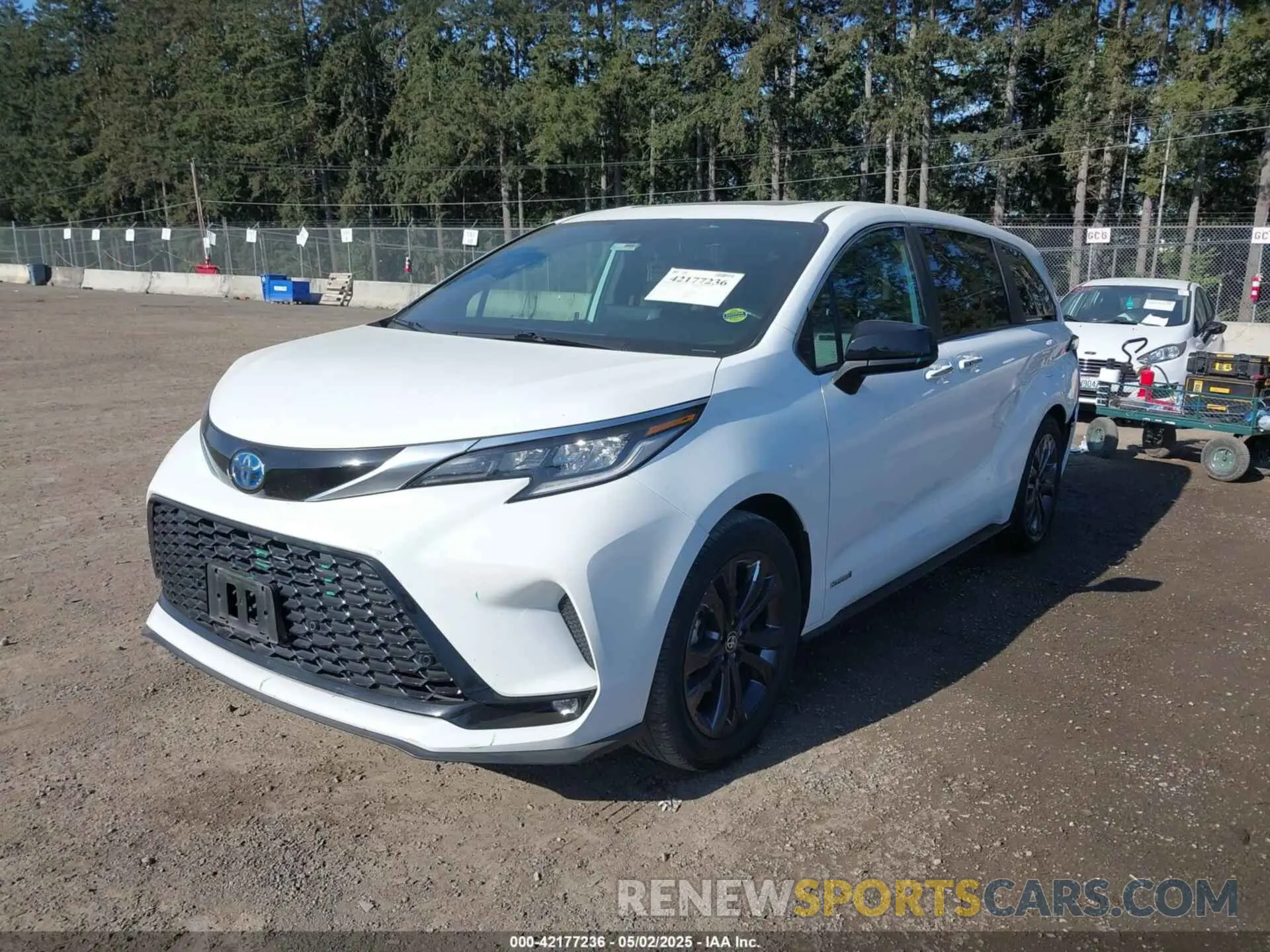2 Photograph of a damaged car 5TDXRKEC9MS004991 TOYOTA SIENNA 2021