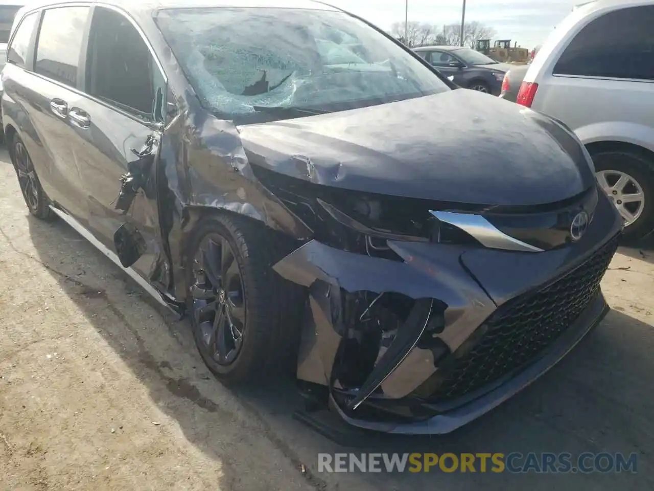 9 Photograph of a damaged car 5TDXRKECXMS002375 TOYOTA SIENNA 2021