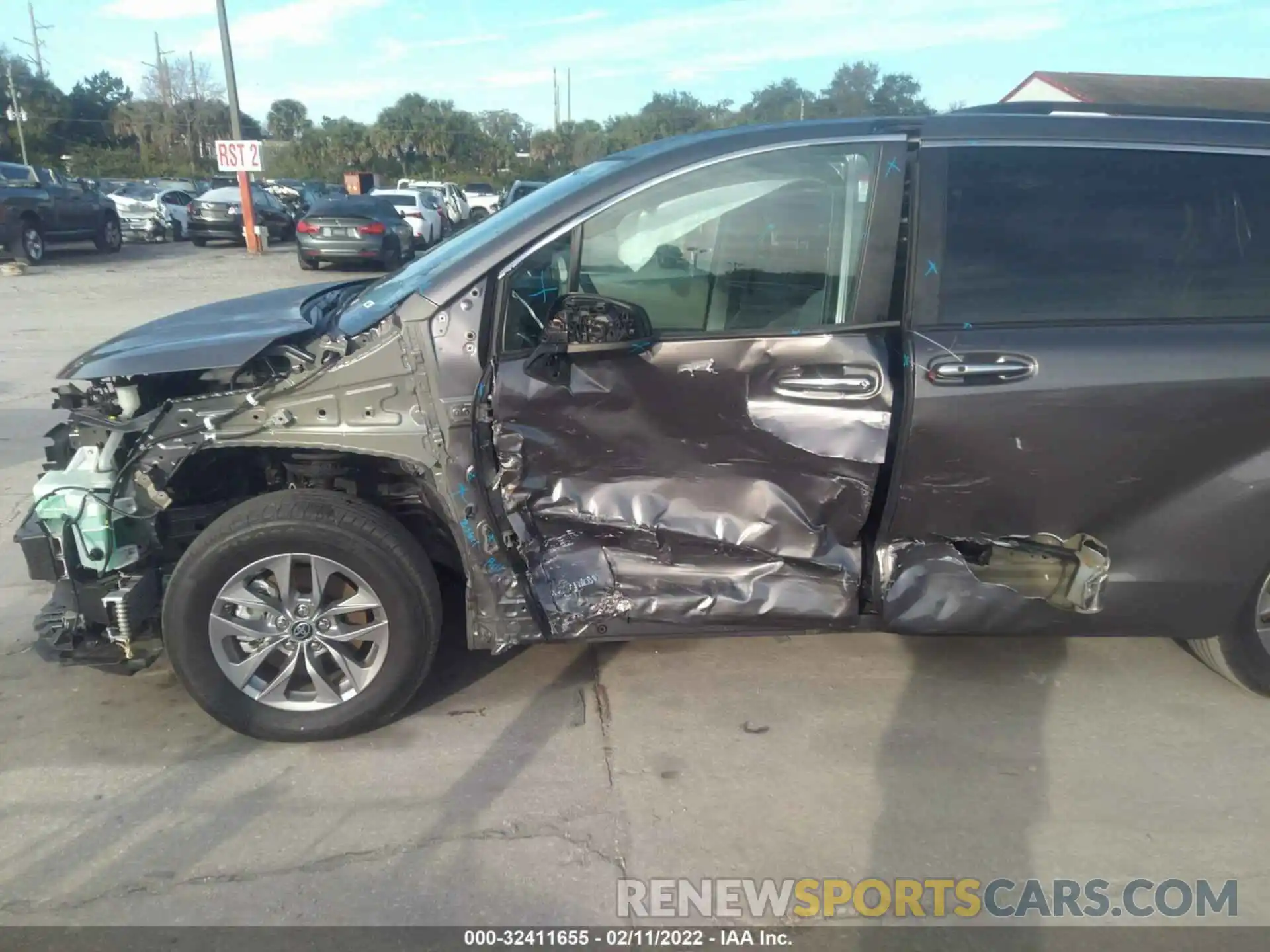 6 Photograph of a damaged car 5TDYRKEC0MS006438 TOYOTA SIENNA 2021