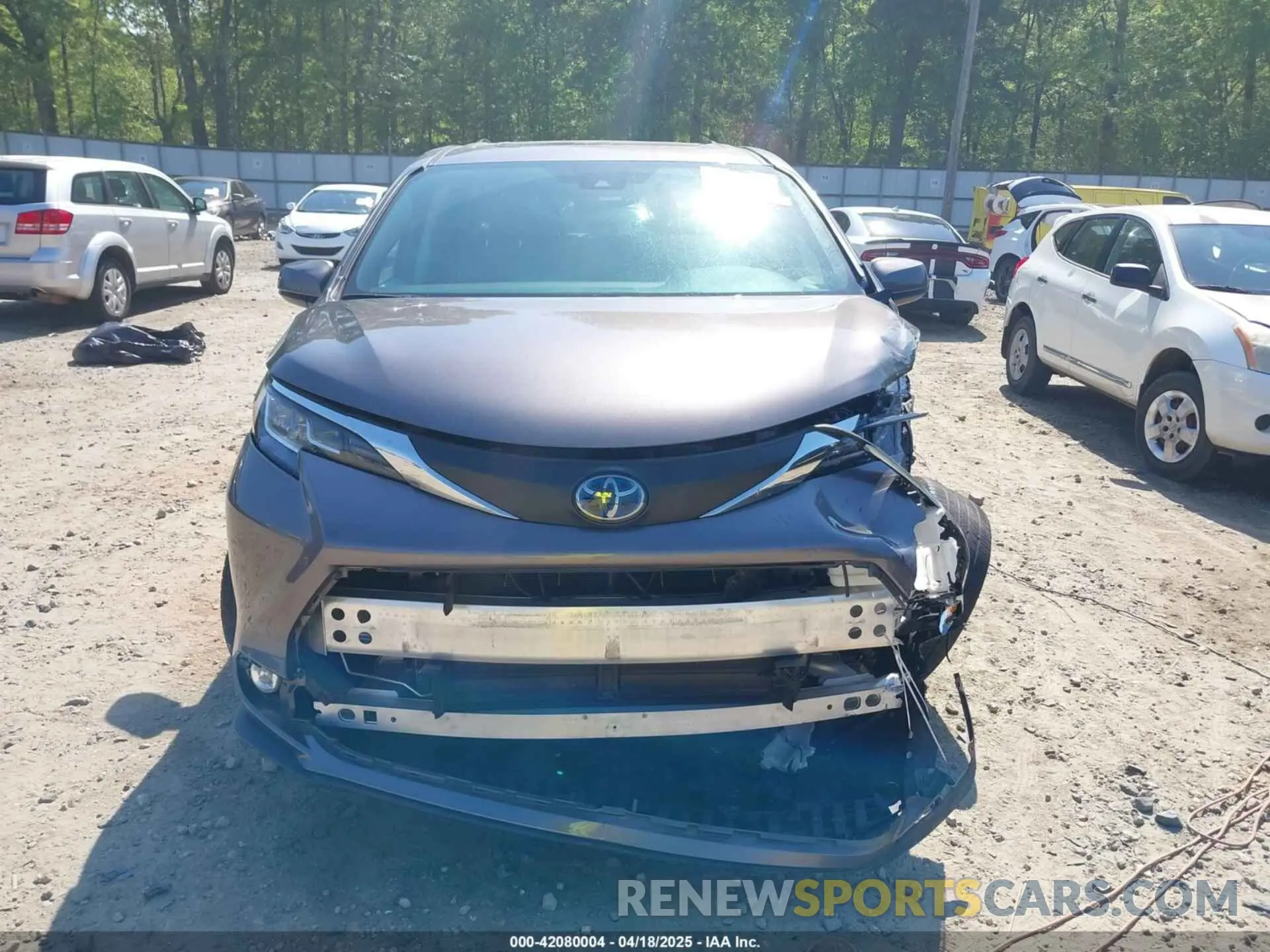 12 Photograph of a damaged car 5TDYRKEC0MS007394 TOYOTA SIENNA 2021