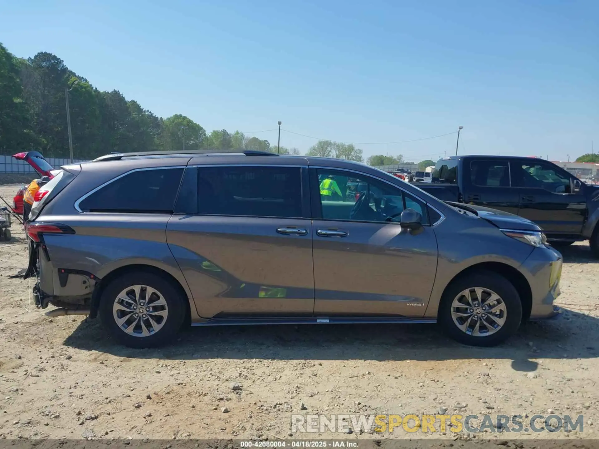 13 Photograph of a damaged car 5TDYRKEC0MS007394 TOYOTA SIENNA 2021