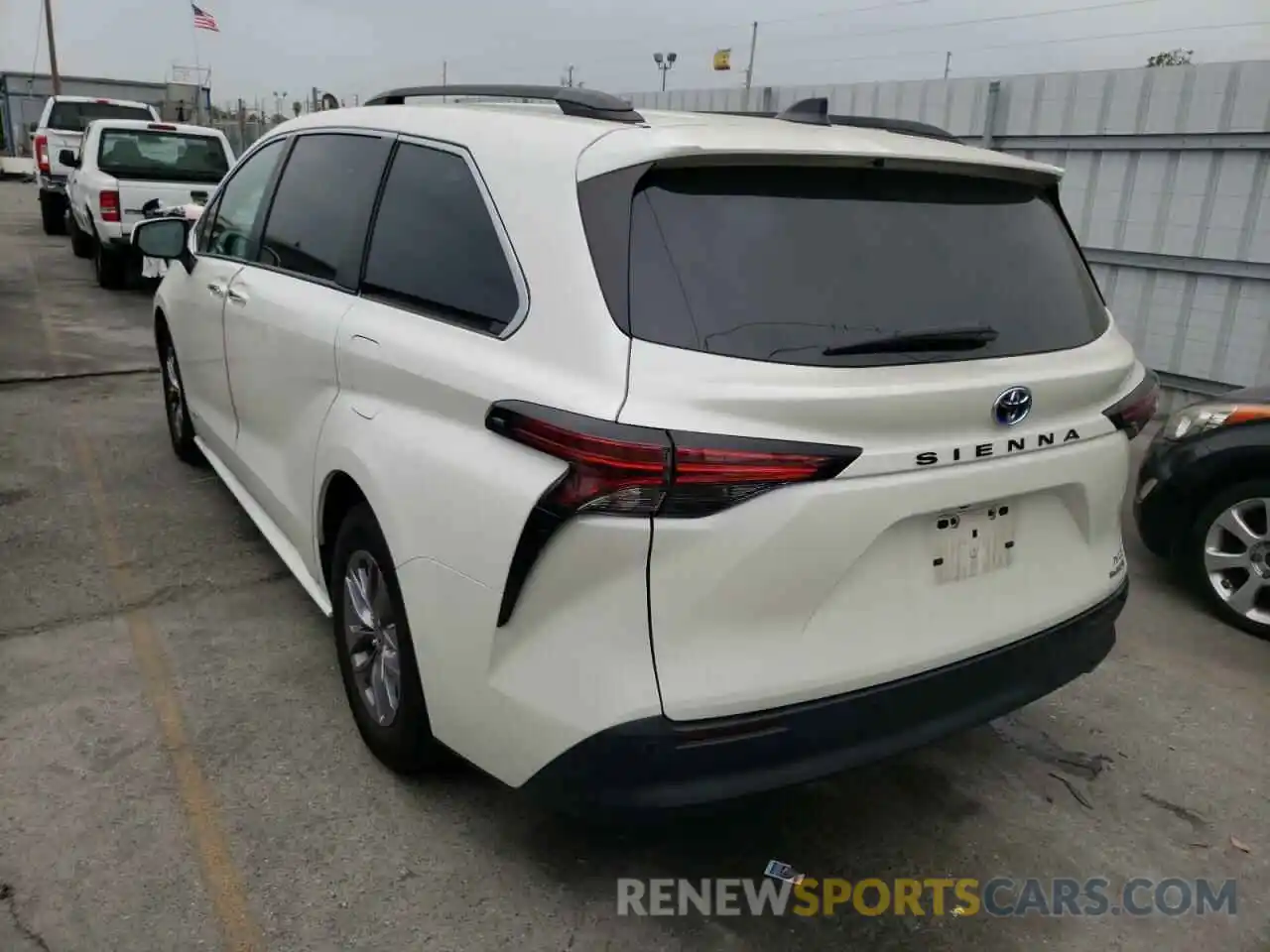 3 Photograph of a damaged car 5TDYRKEC0MS027340 TOYOTA SIENNA 2021