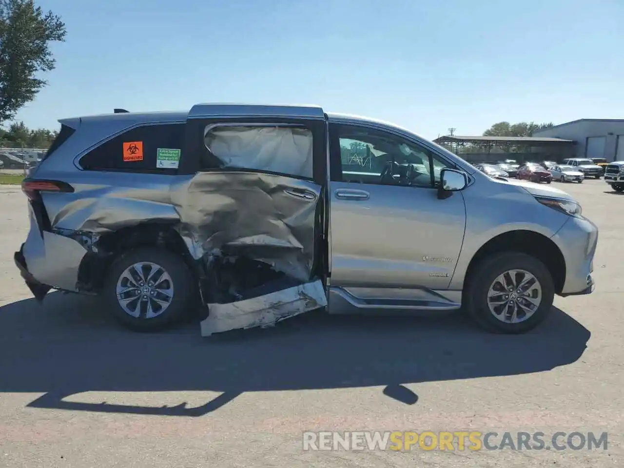 9 Photograph of a damaged car 5TDYRKEC0MS048186 TOYOTA SIENNA 2021