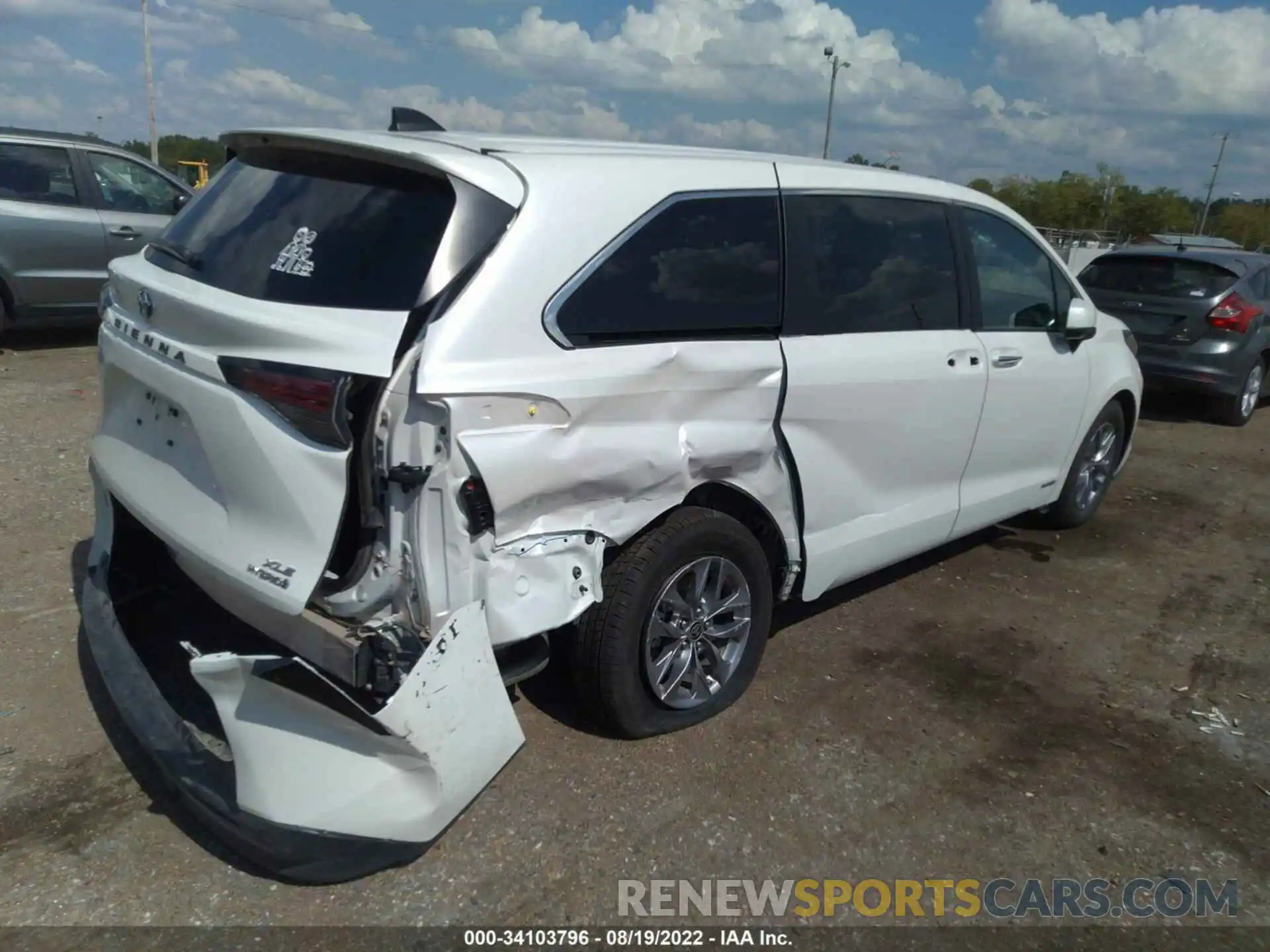 4 Photograph of a damaged car 5TDYRKEC1MS008473 TOYOTA SIENNA 2021