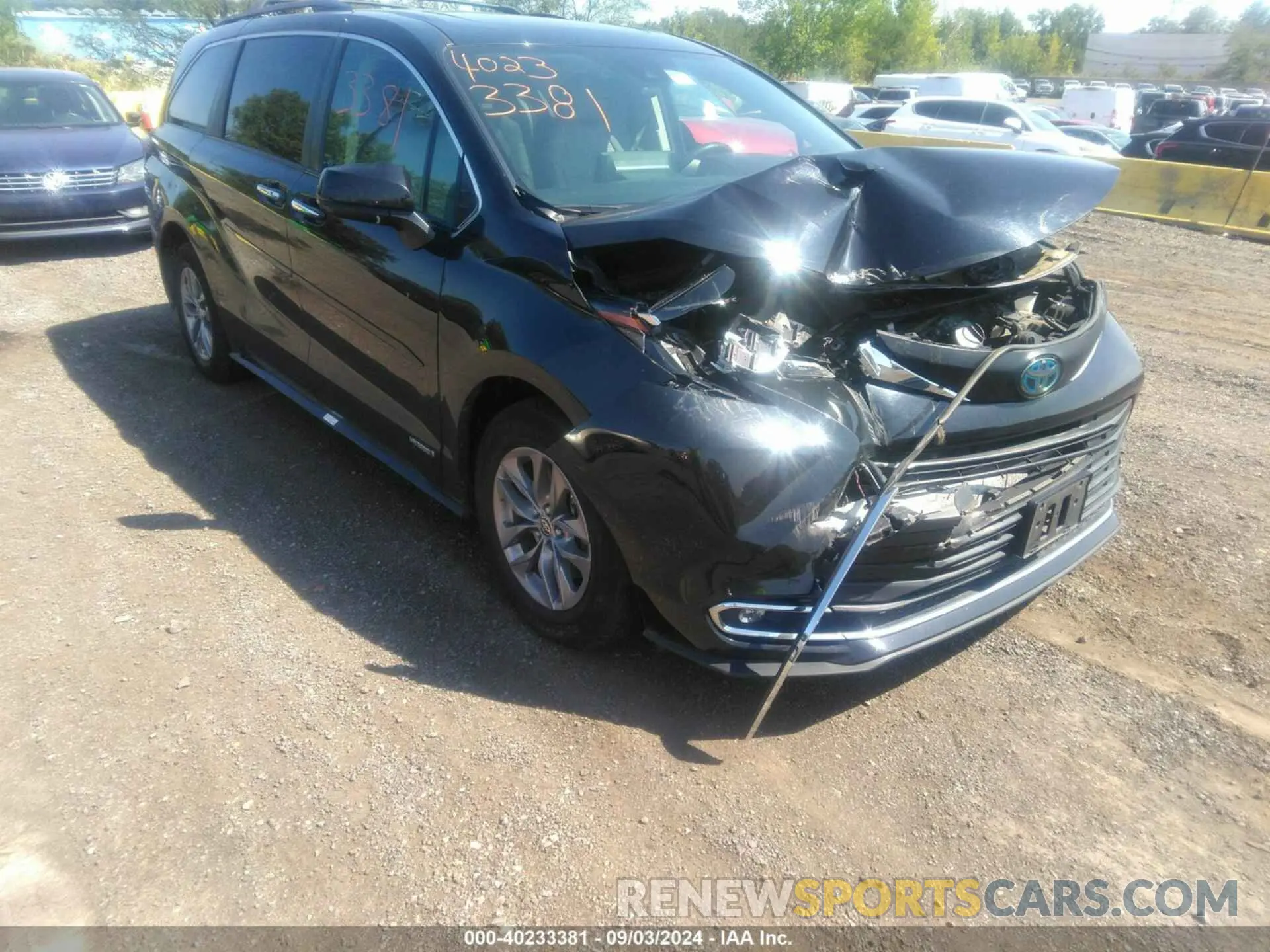1 Photograph of a damaged car 5TDYRKEC1MS061223 TOYOTA SIENNA 2021