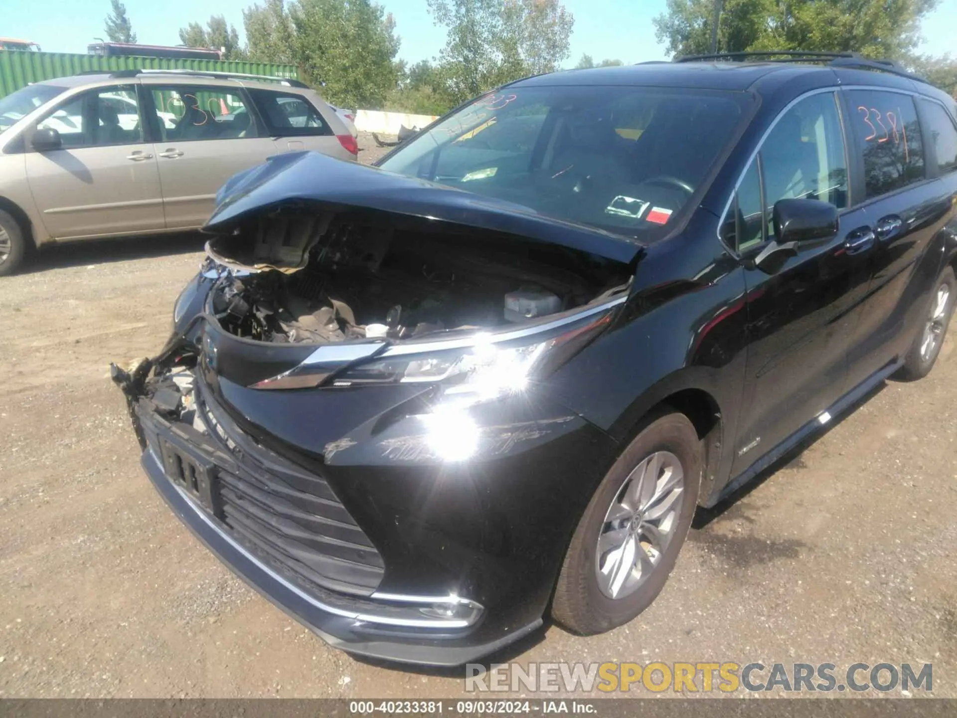 19 Photograph of a damaged car 5TDYRKEC1MS061223 TOYOTA SIENNA 2021