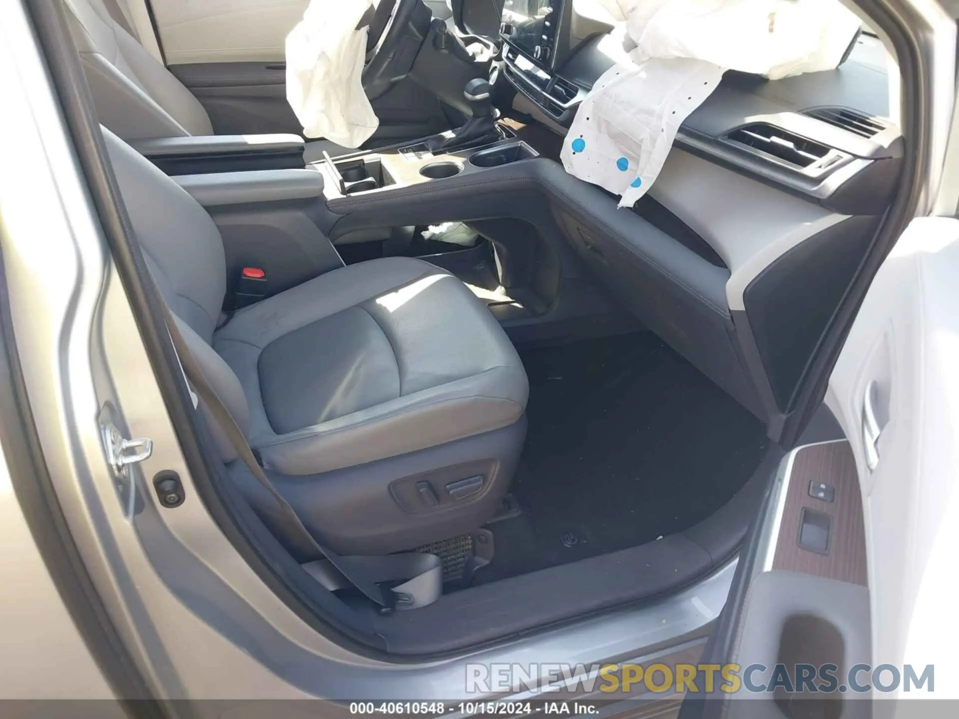 5 Photograph of a damaged car 5TDYRKEC1MS068981 TOYOTA SIENNA 2021