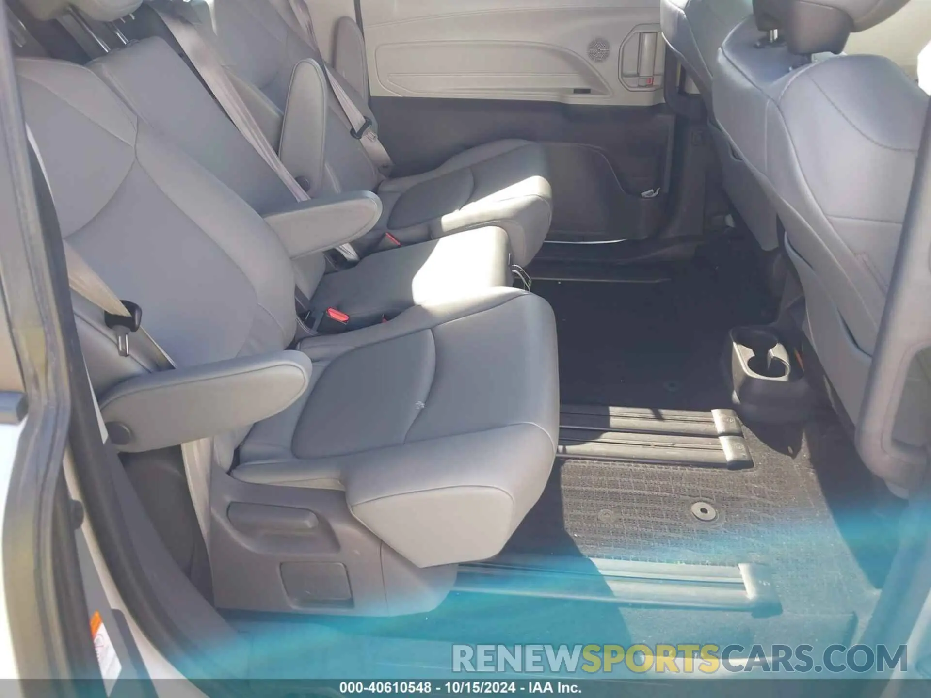 8 Photograph of a damaged car 5TDYRKEC1MS068981 TOYOTA SIENNA 2021