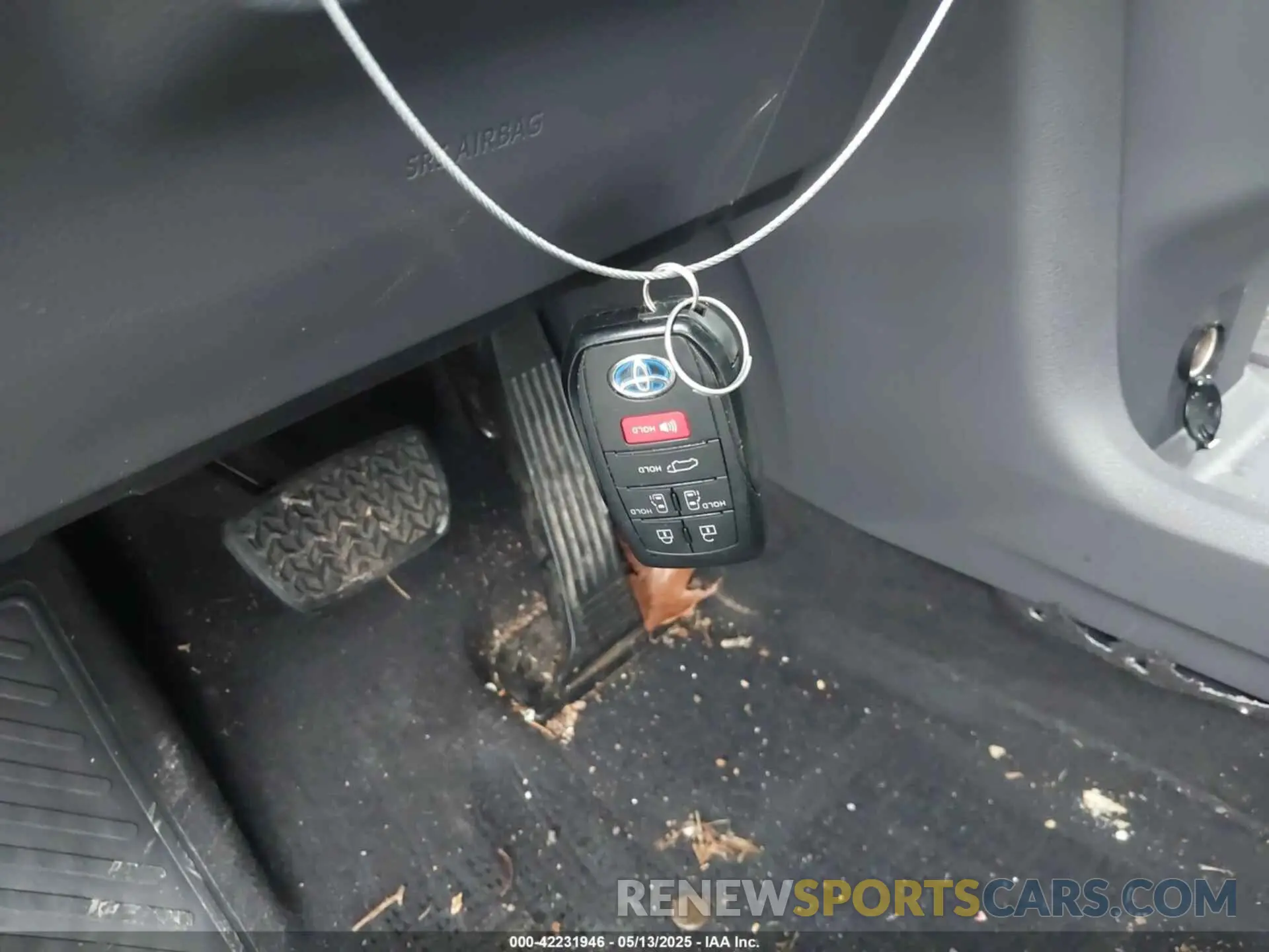 11 Photograph of a damaged car 5TDYRKEC2MS017781 TOYOTA SIENNA 2021
