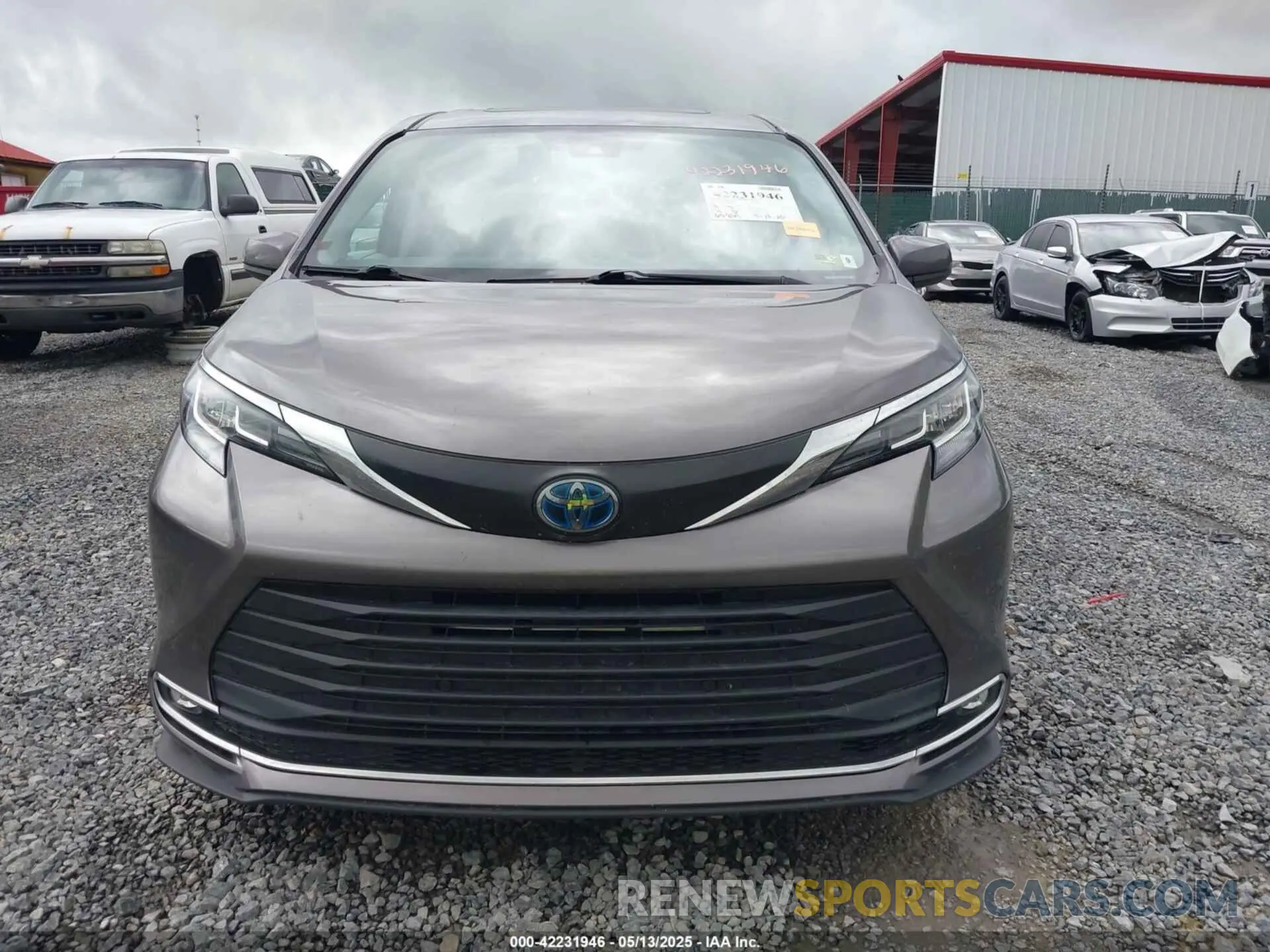 12 Photograph of a damaged car 5TDYRKEC2MS017781 TOYOTA SIENNA 2021