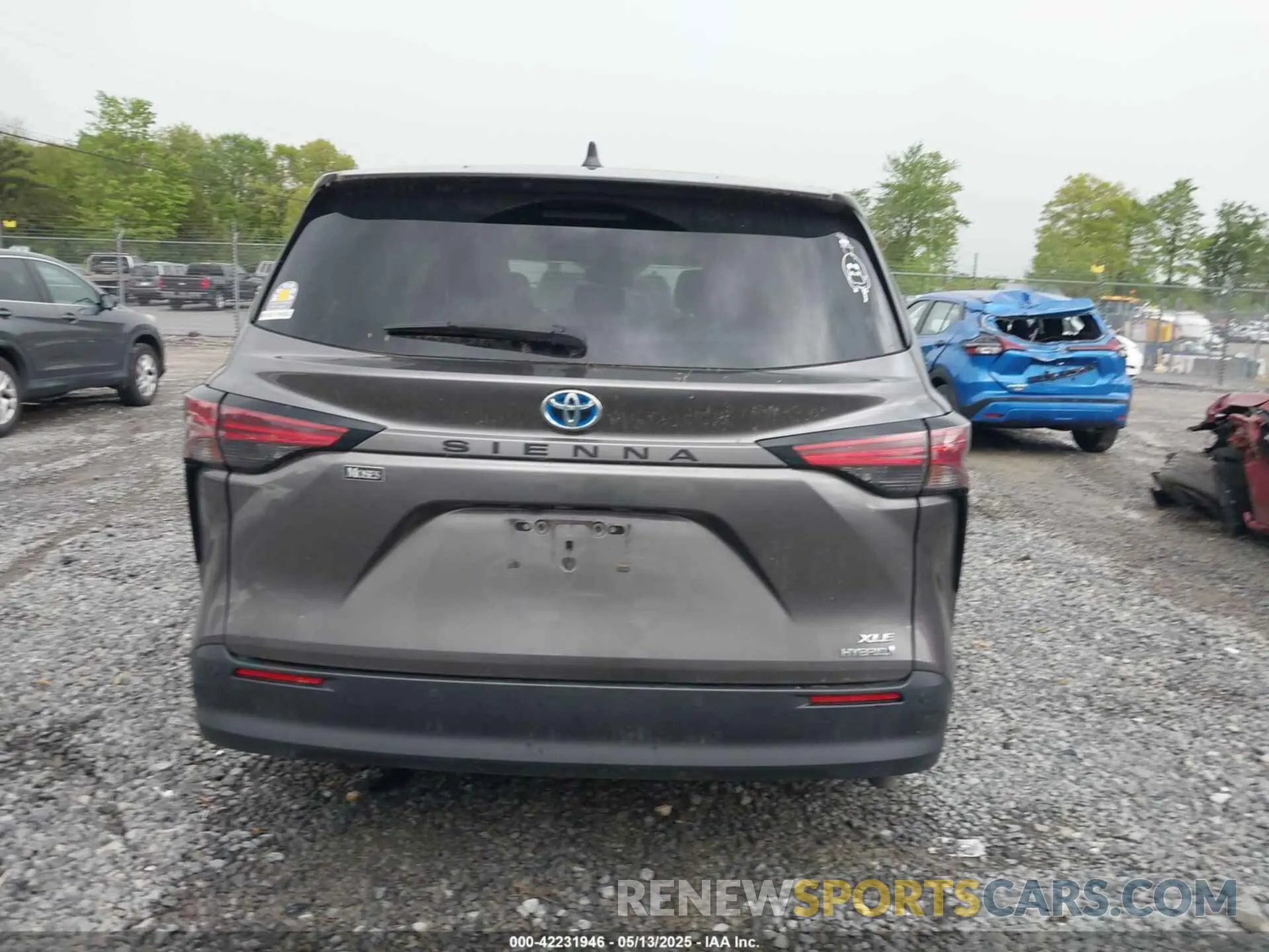 16 Photograph of a damaged car 5TDYRKEC2MS017781 TOYOTA SIENNA 2021