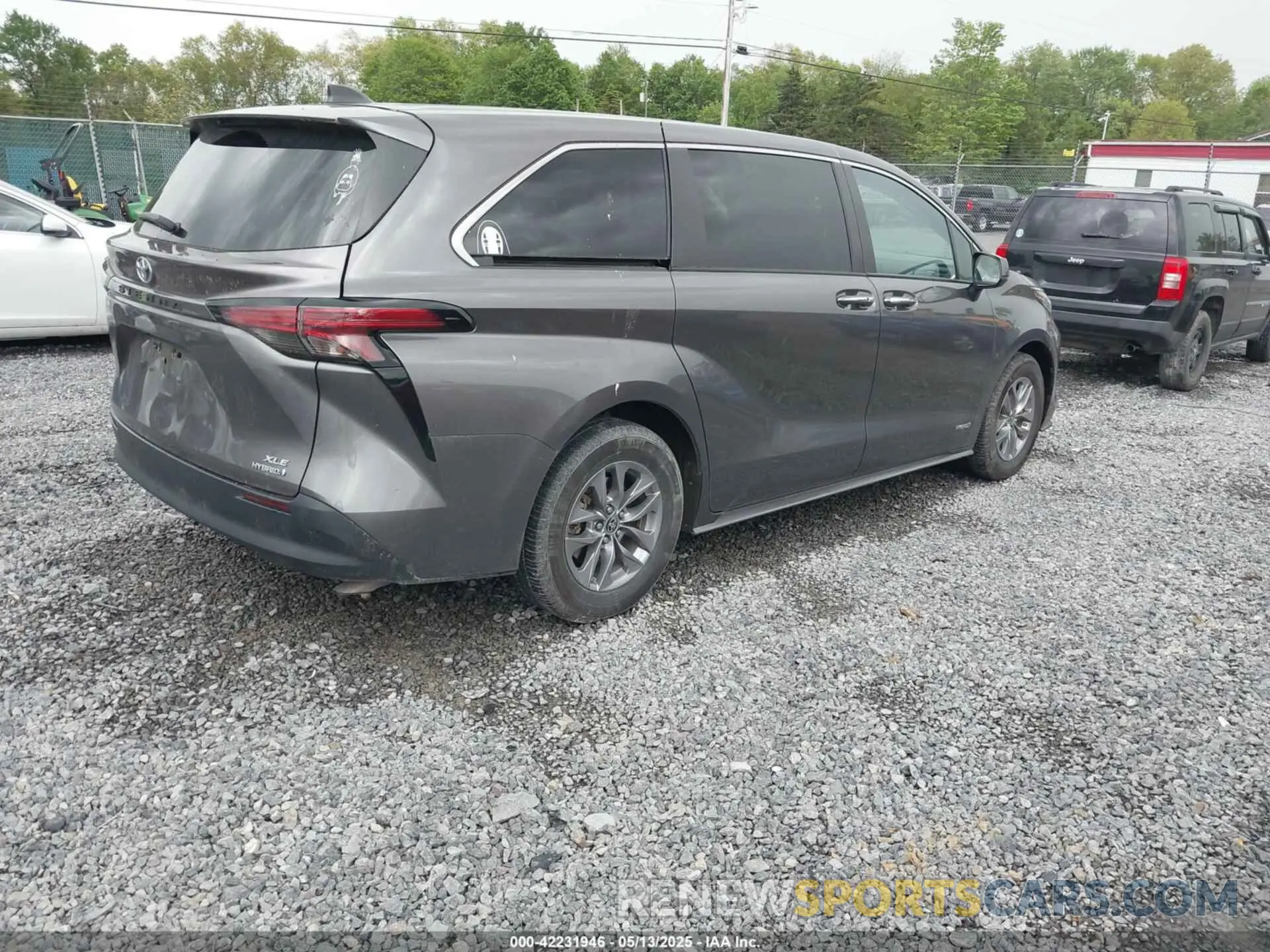 4 Photograph of a damaged car 5TDYRKEC2MS017781 TOYOTA SIENNA 2021