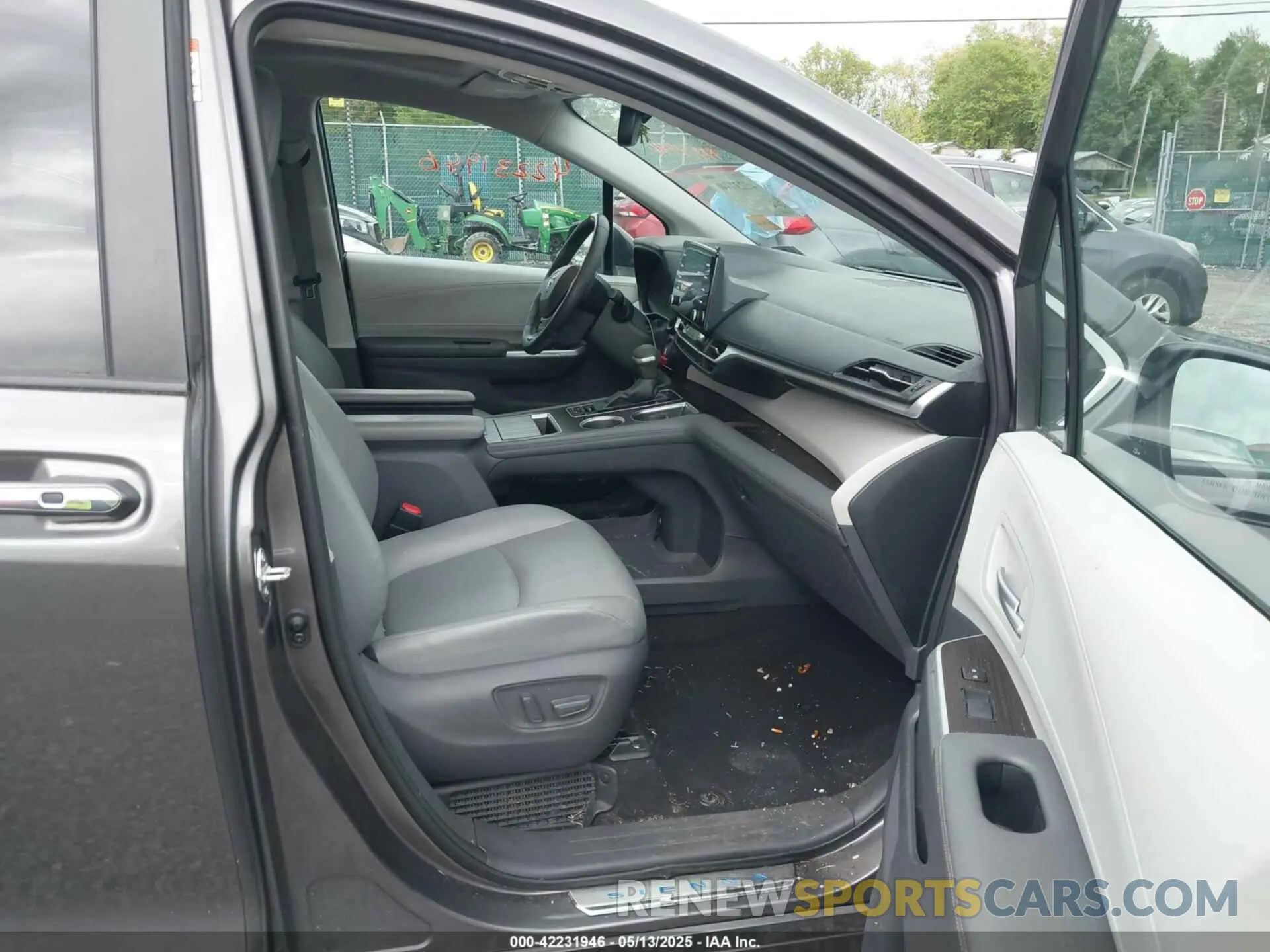 5 Photograph of a damaged car 5TDYRKEC2MS017781 TOYOTA SIENNA 2021