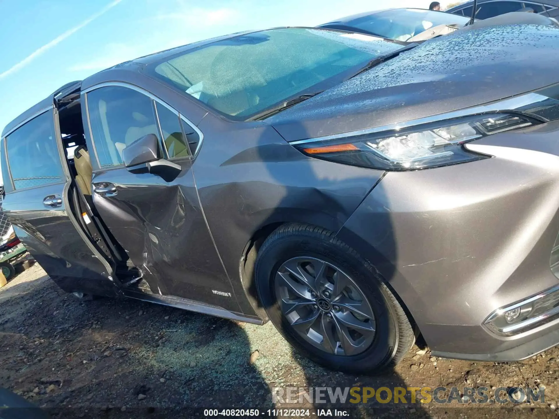 12 Photograph of a damaged car 5TDYRKEC2MS028196 TOYOTA SIENNA 2021