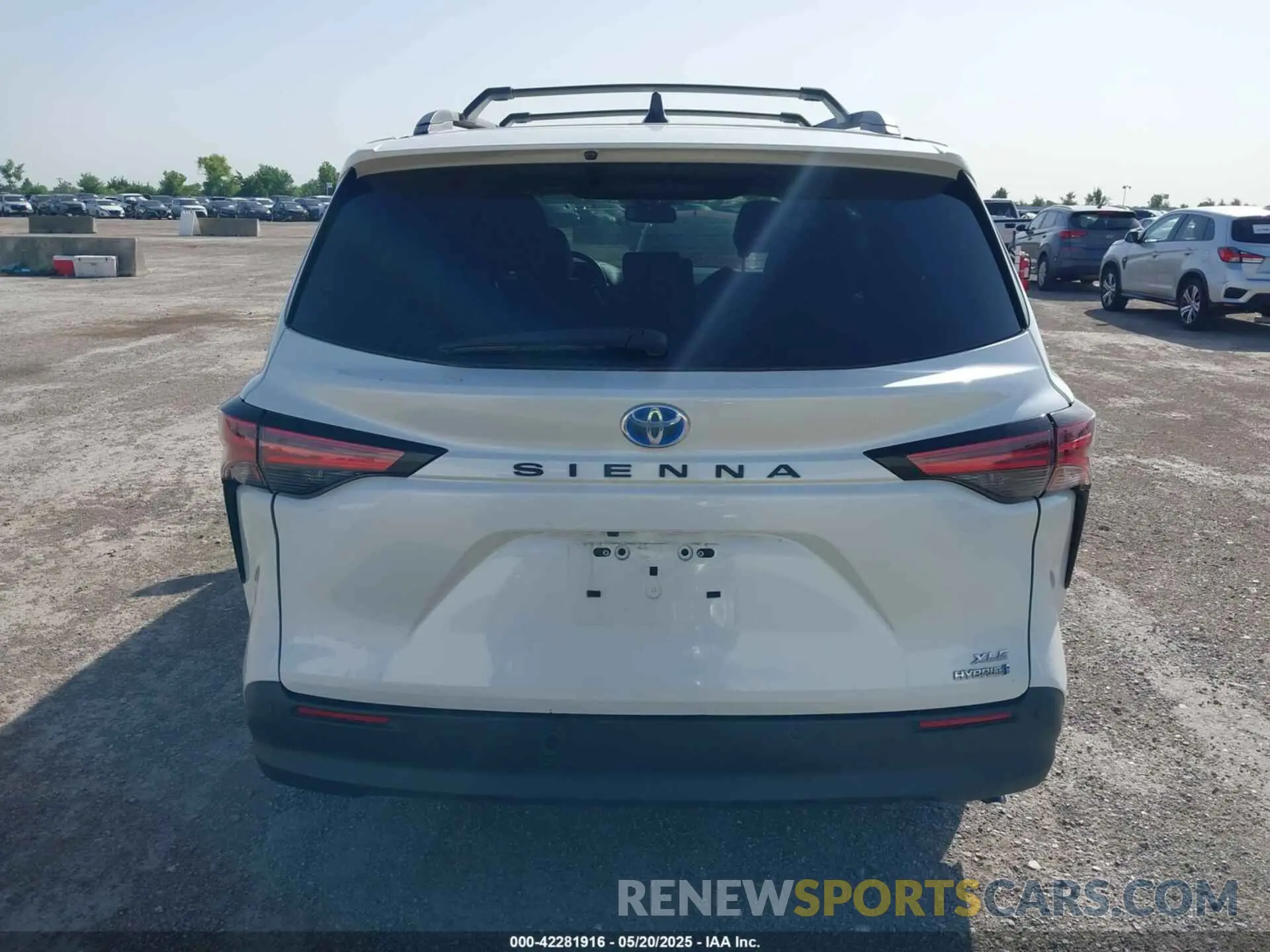 16 Photograph of a damaged car 5TDYRKEC2MS041417 TOYOTA SIENNA 2021