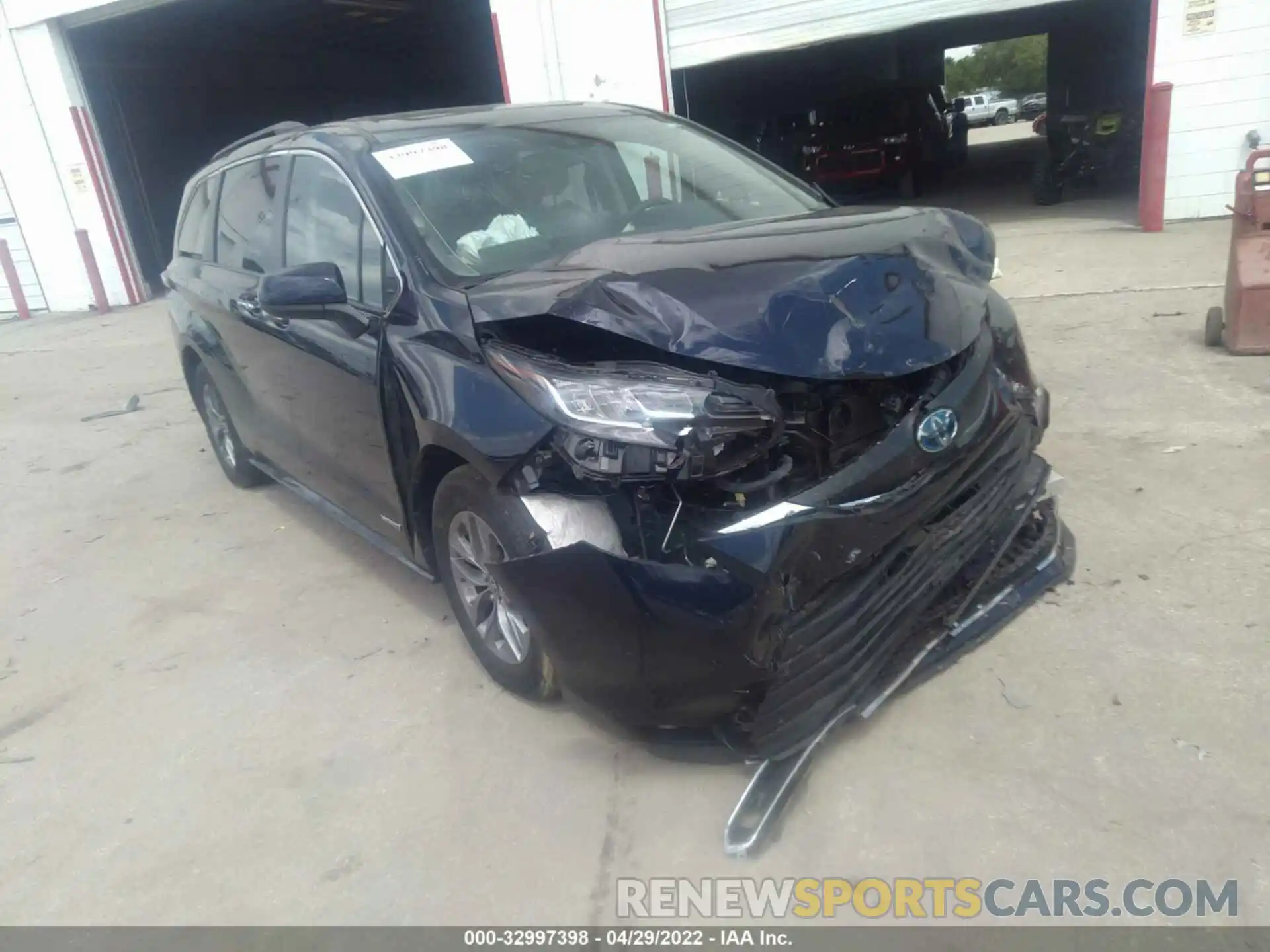 1 Photograph of a damaged car 5TDYRKEC2MS044754 TOYOTA SIENNA 2021