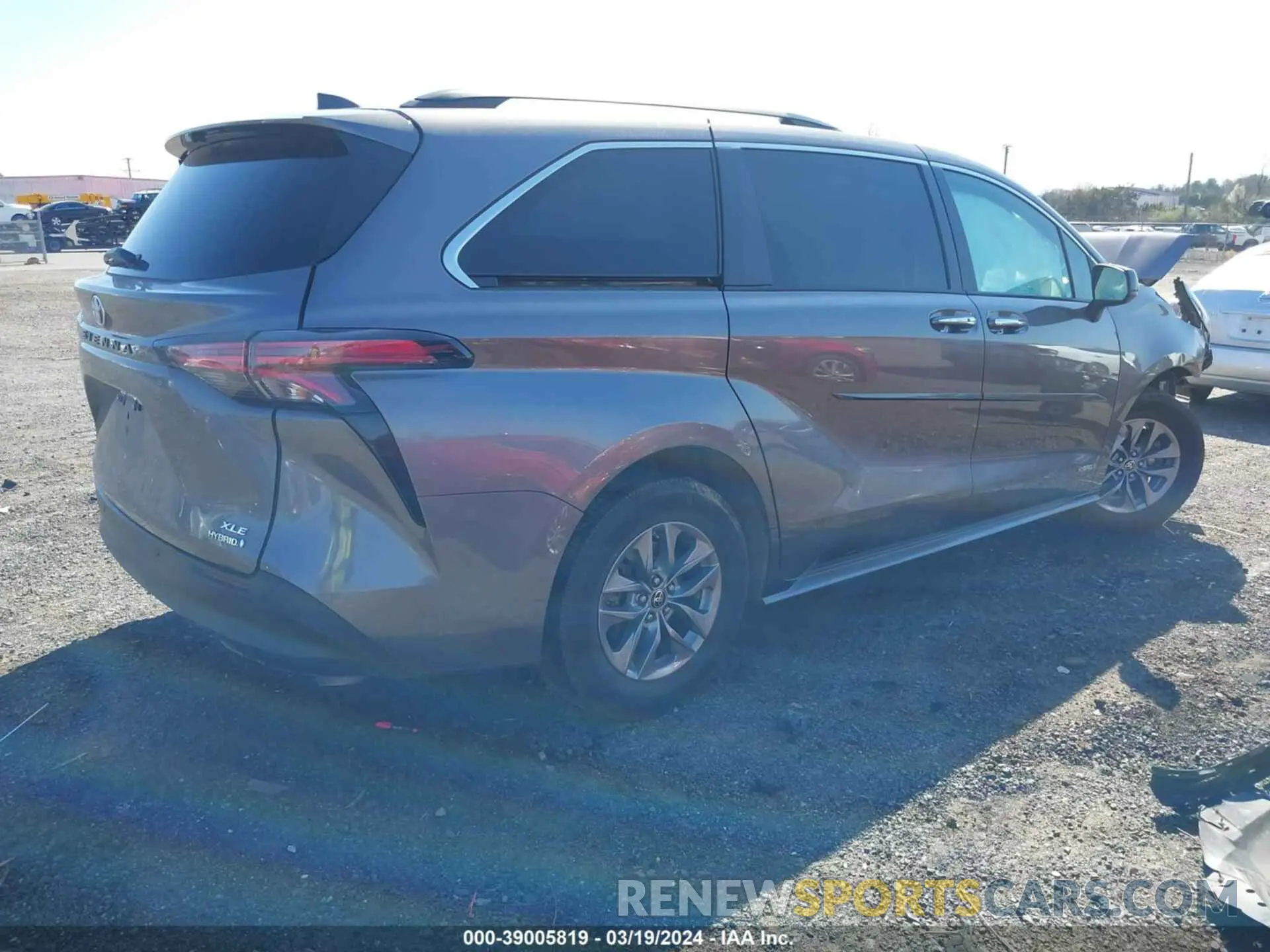 4 Photograph of a damaged car 5TDYRKEC2MS070285 TOYOTA SIENNA 2021