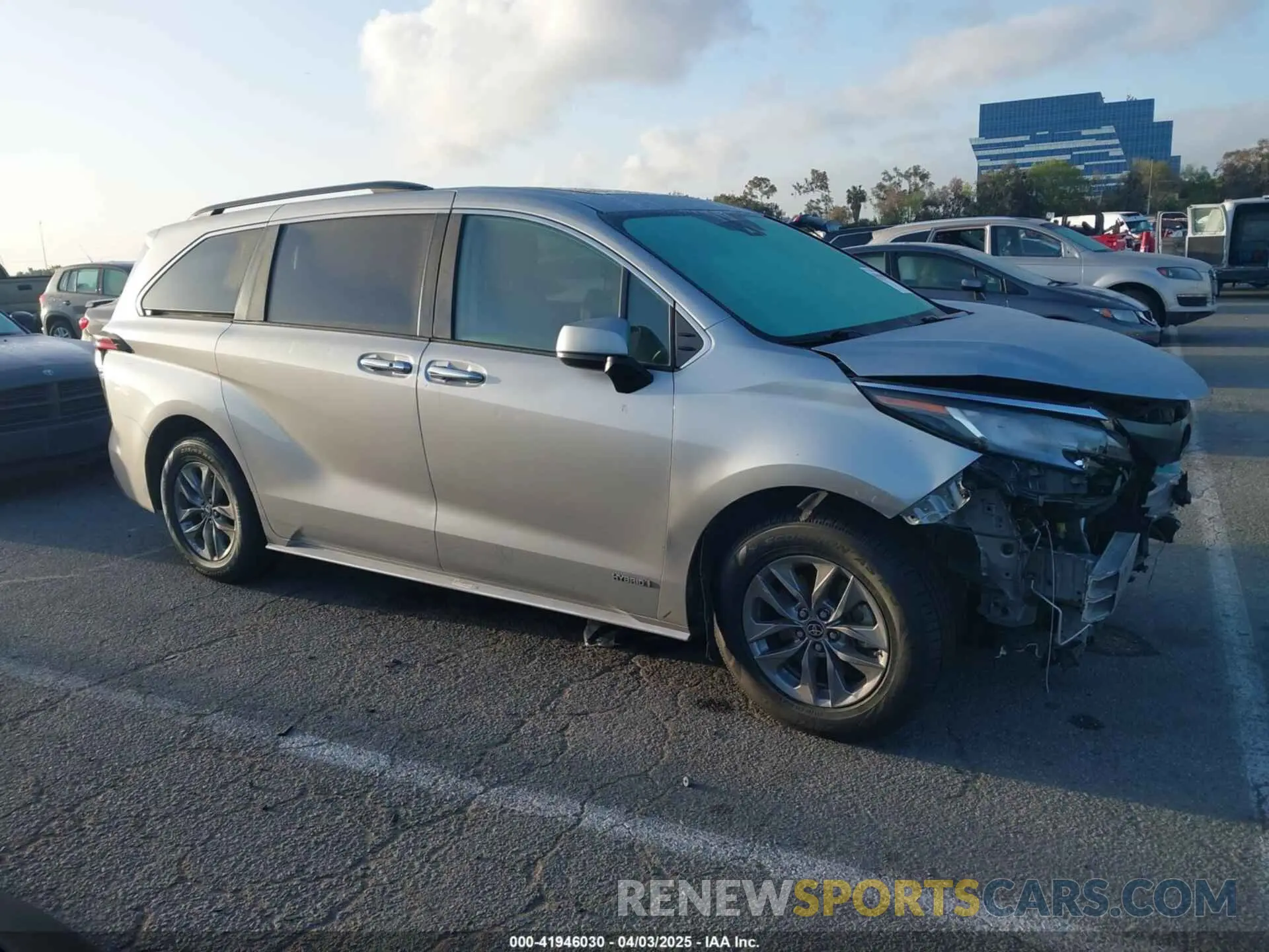 13 Photograph of a damaged car 5TDYRKEC2MS074448 TOYOTA SIENNA 2021