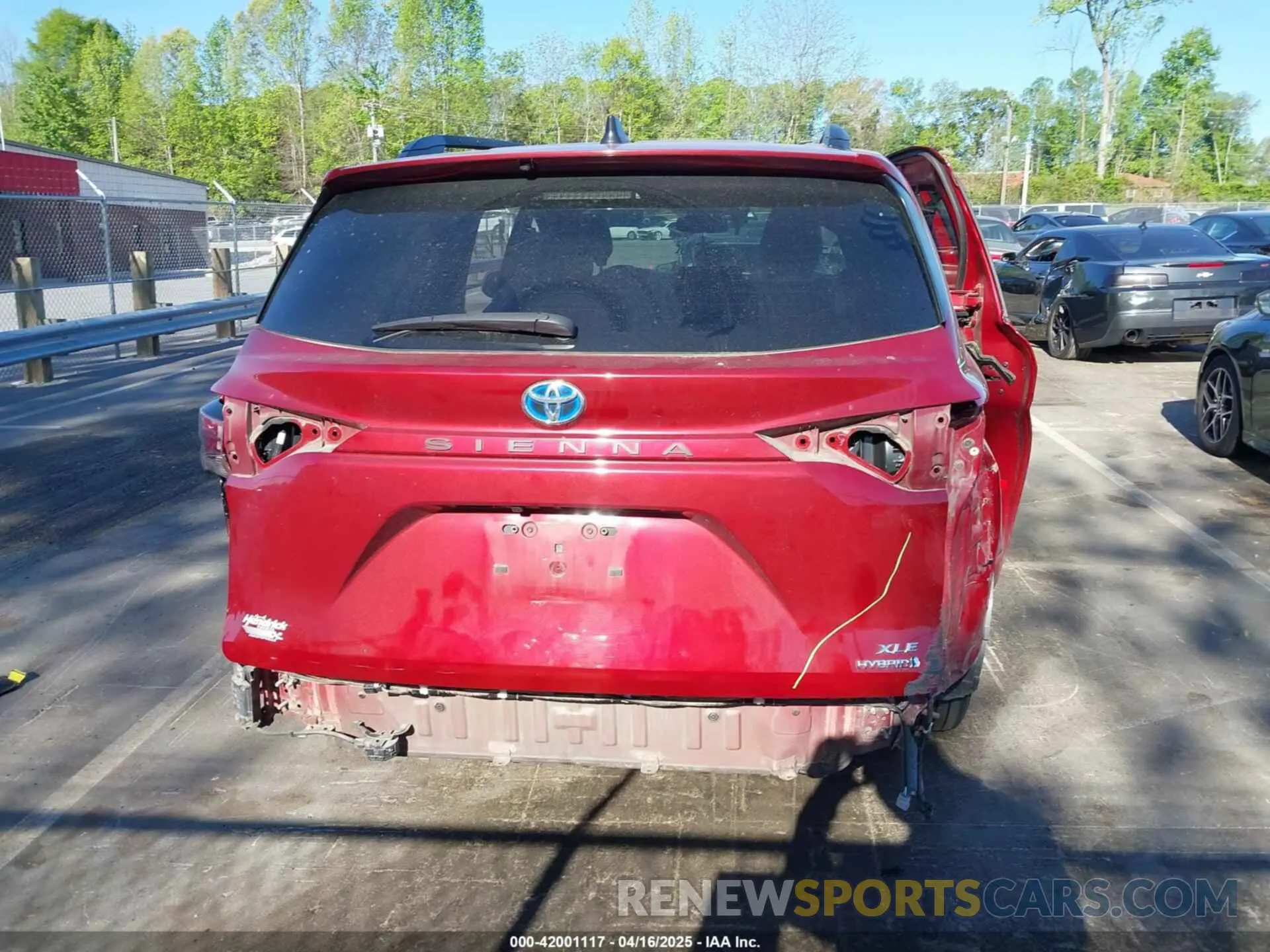 16 Photograph of a damaged car 5TDYRKEC3MS024450 TOYOTA SIENNA 2021