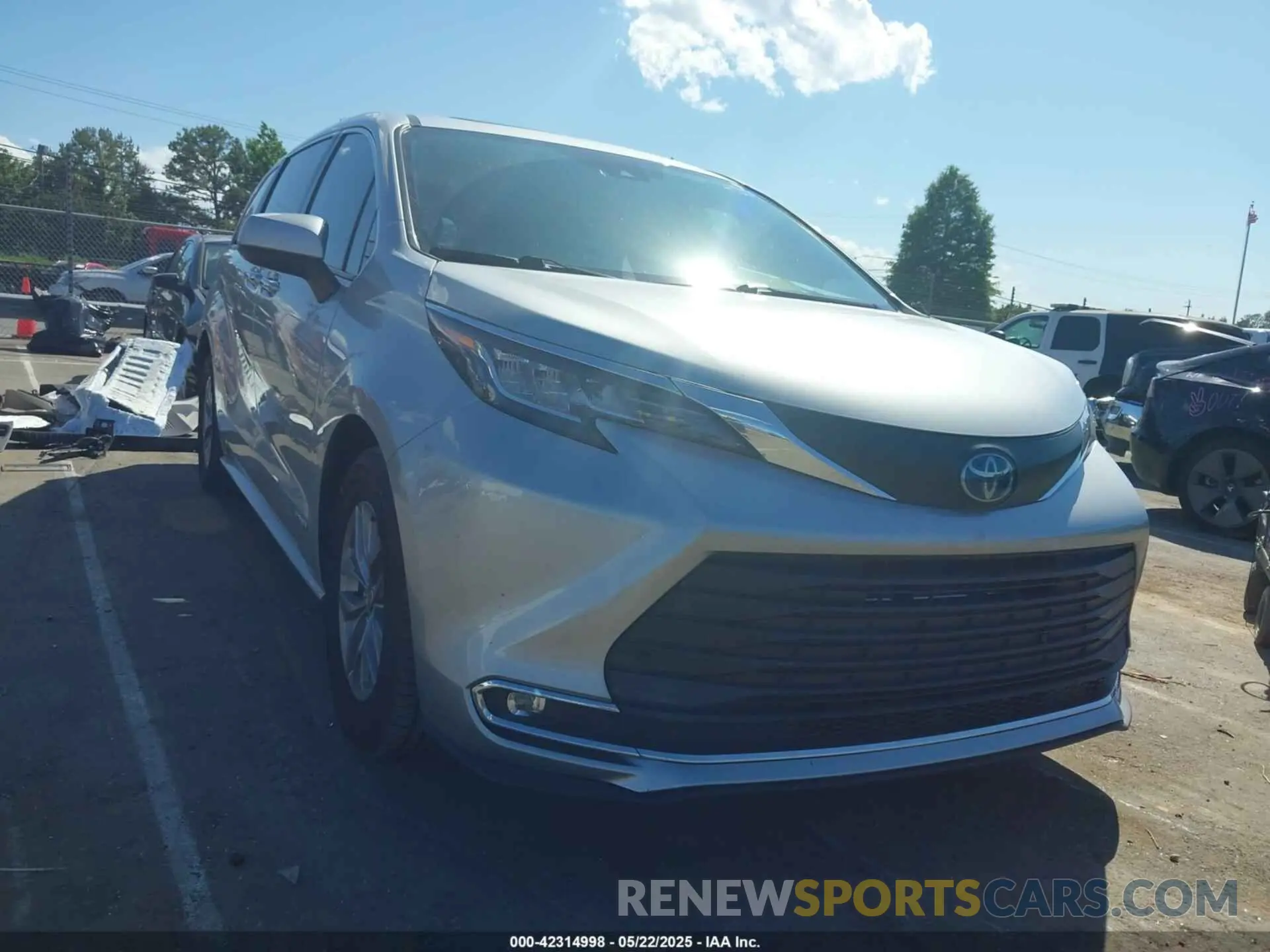 1 Photograph of a damaged car 5TDYRKEC3MS026473 TOYOTA SIENNA 2021