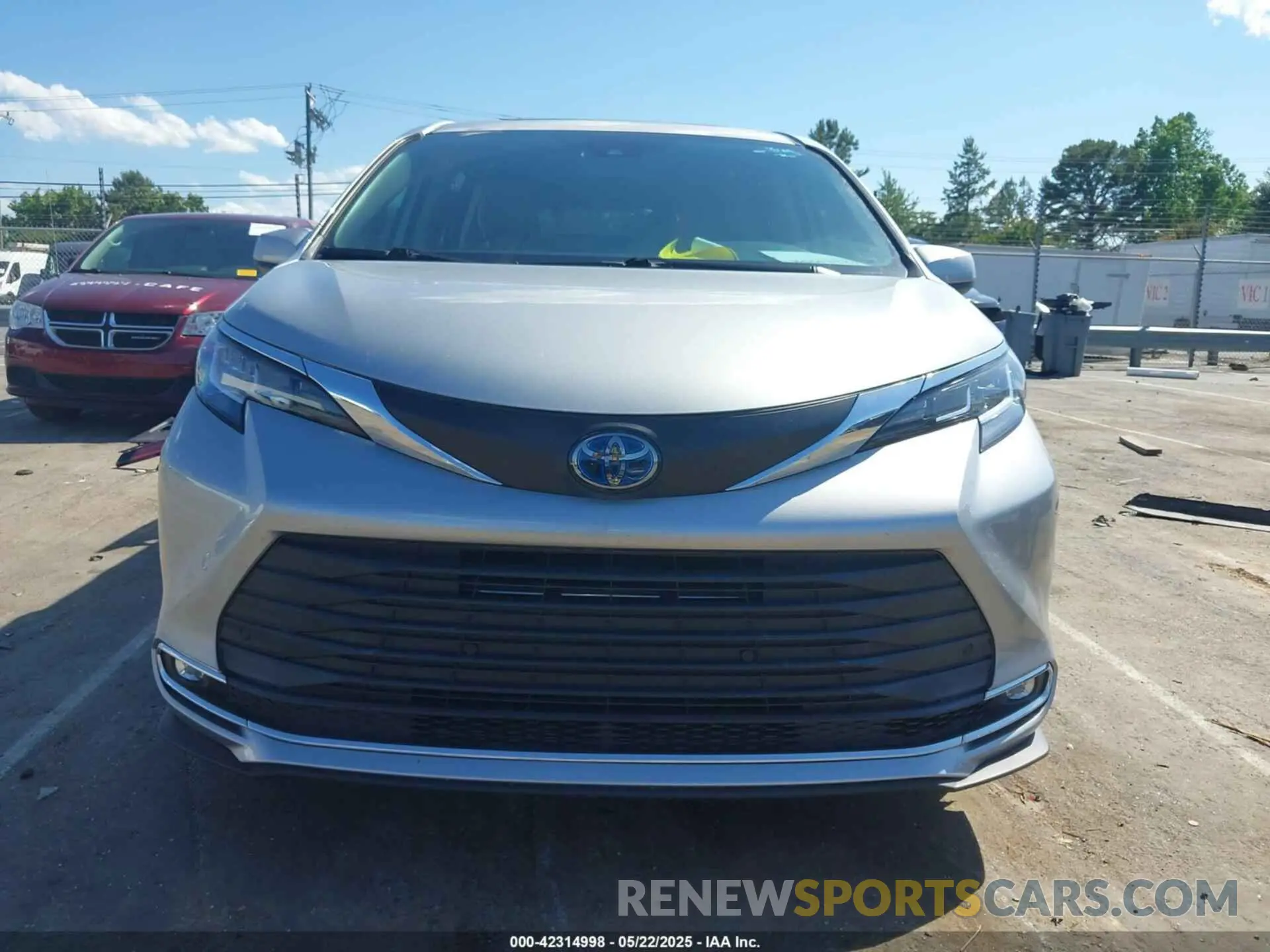 13 Photograph of a damaged car 5TDYRKEC3MS026473 TOYOTA SIENNA 2021