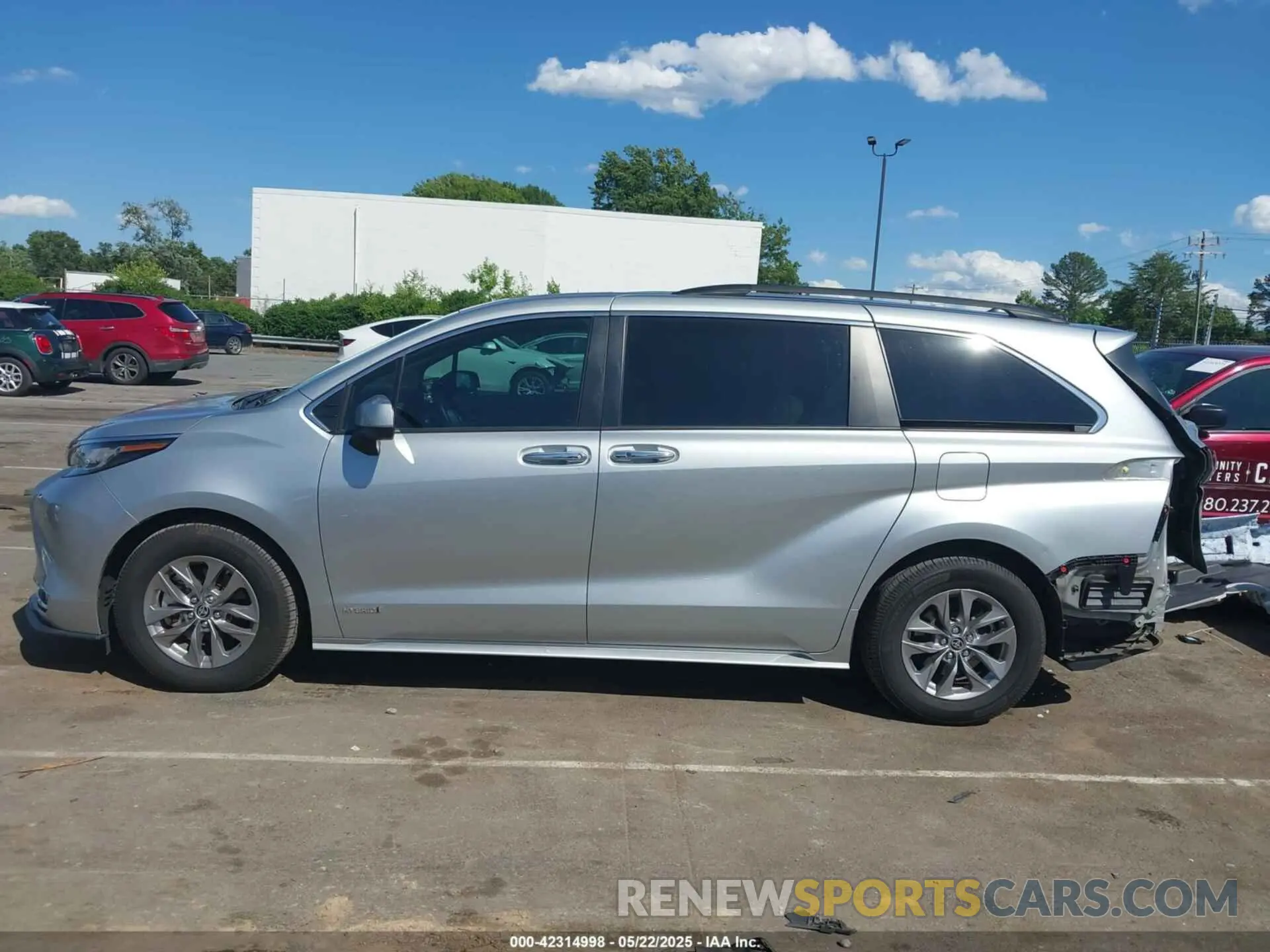 15 Photograph of a damaged car 5TDYRKEC3MS026473 TOYOTA SIENNA 2021