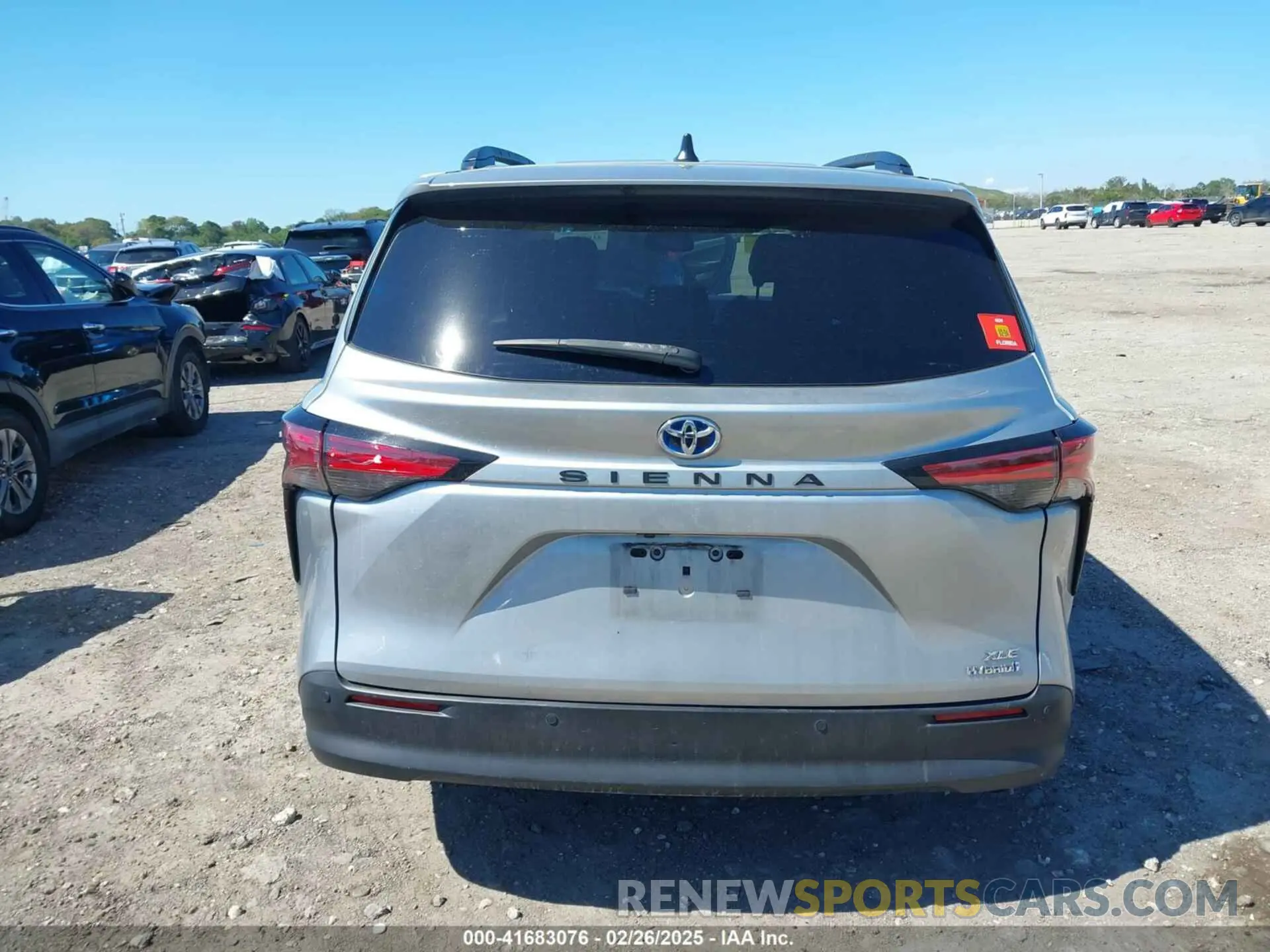 16 Photograph of a damaged car 5TDYRKEC3MS071400 TOYOTA SIENNA 2021
