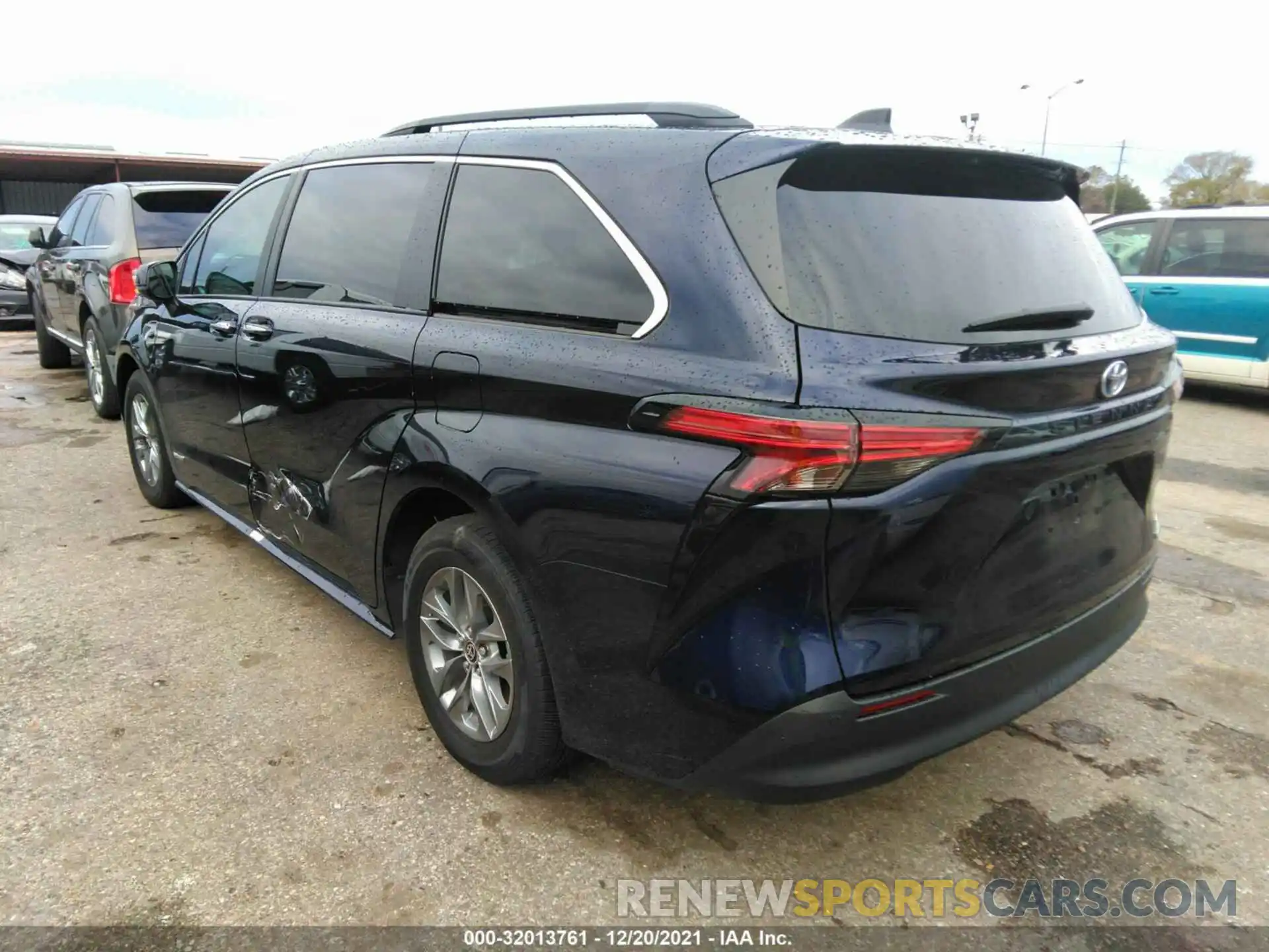 3 Photograph of a damaged car 5TDYRKEC4MS007964 TOYOTA SIENNA 2021