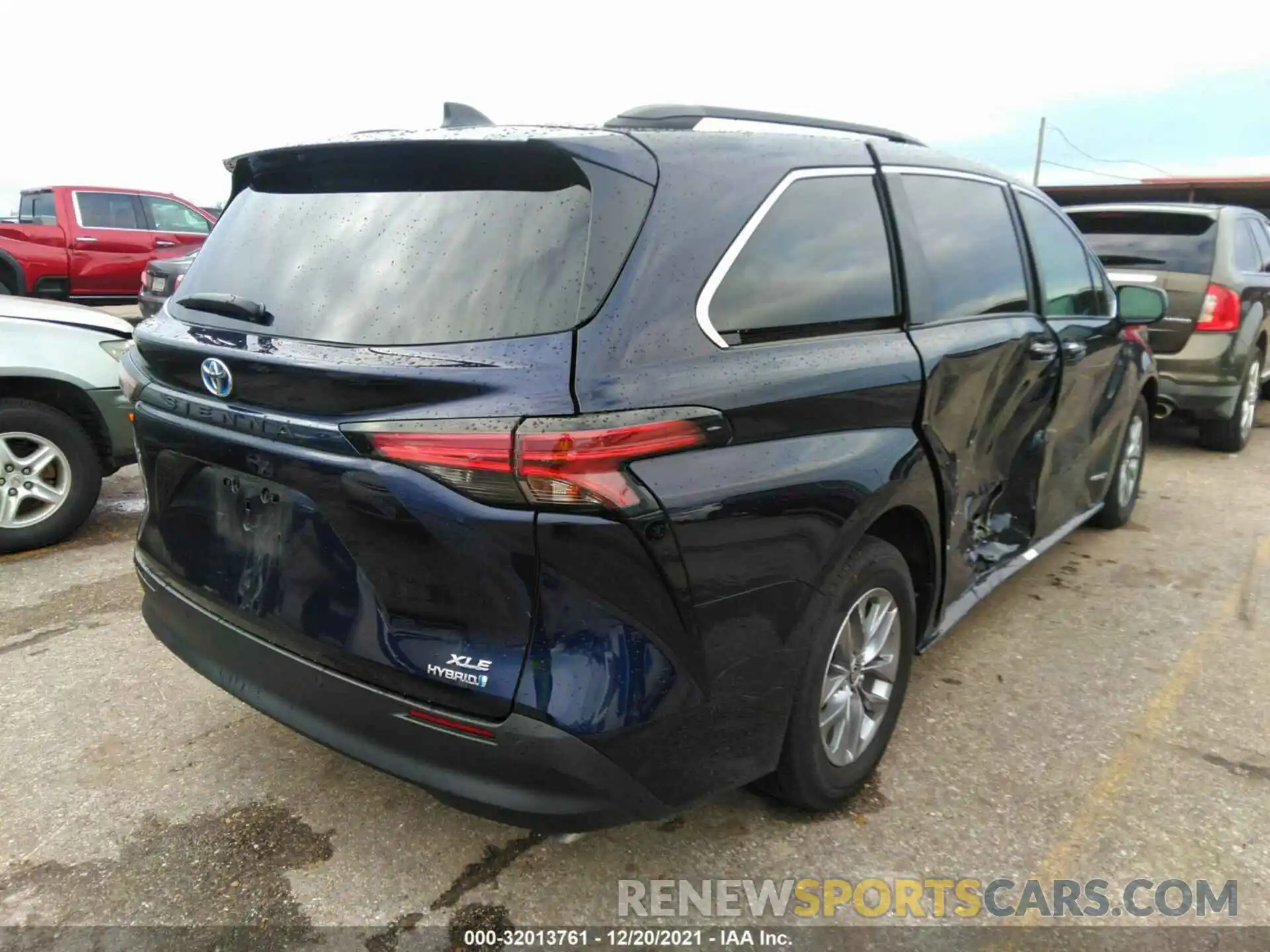 4 Photograph of a damaged car 5TDYRKEC4MS007964 TOYOTA SIENNA 2021