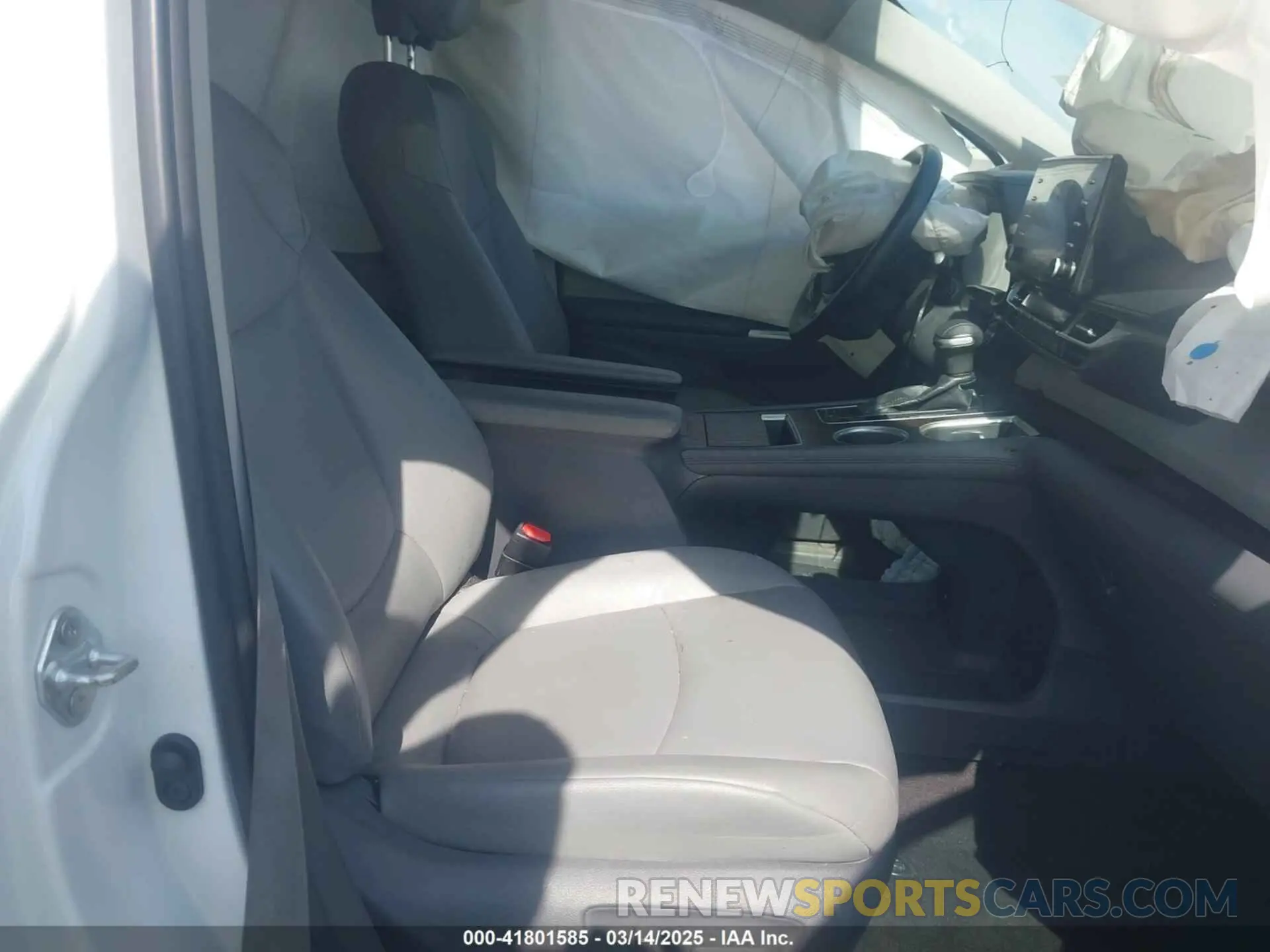5 Photograph of a damaged car 5TDYRKEC4MS029723 TOYOTA SIENNA 2021