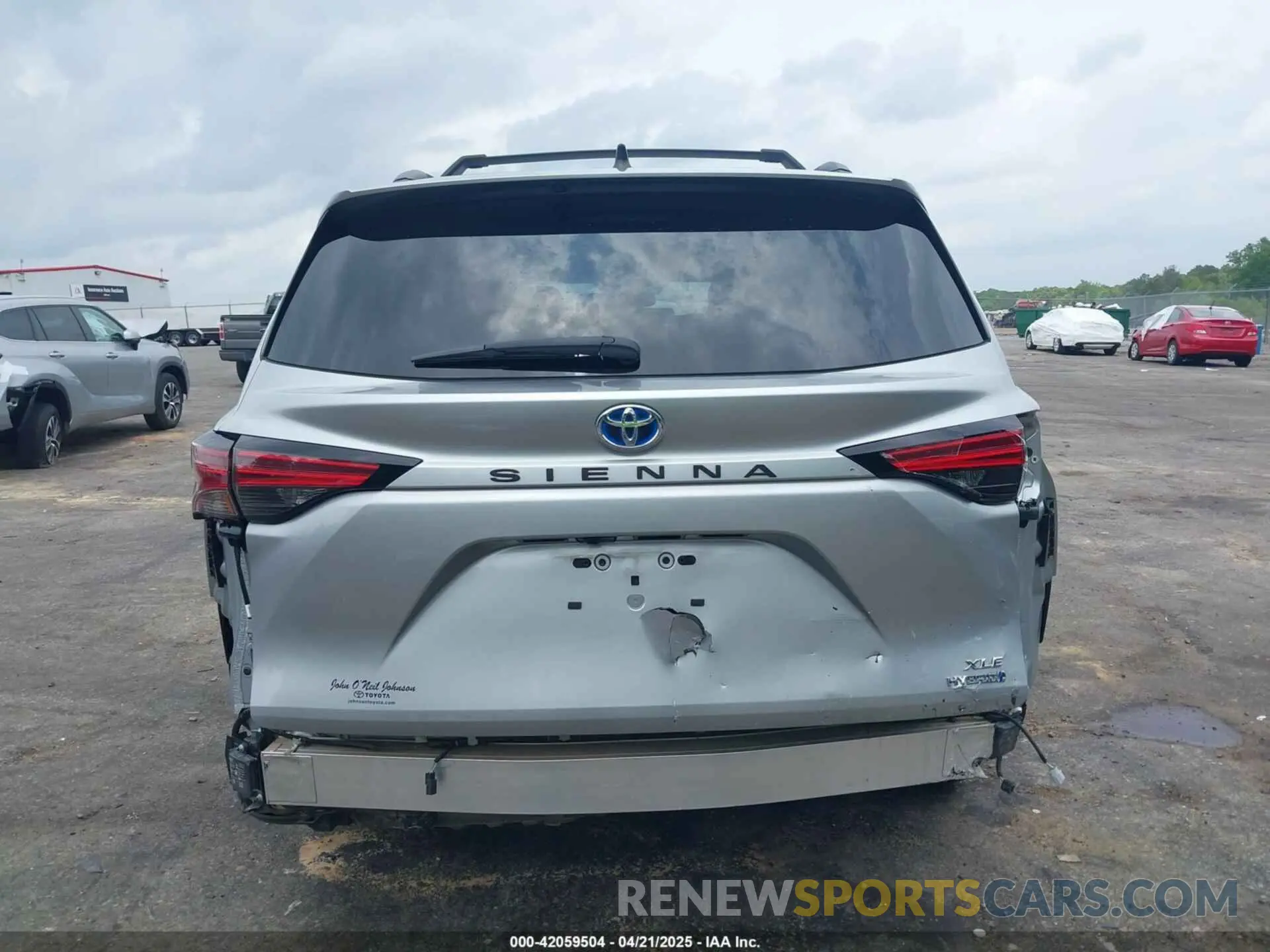 17 Photograph of a damaged car 5TDYRKEC4MS043539 TOYOTA SIENNA 2021