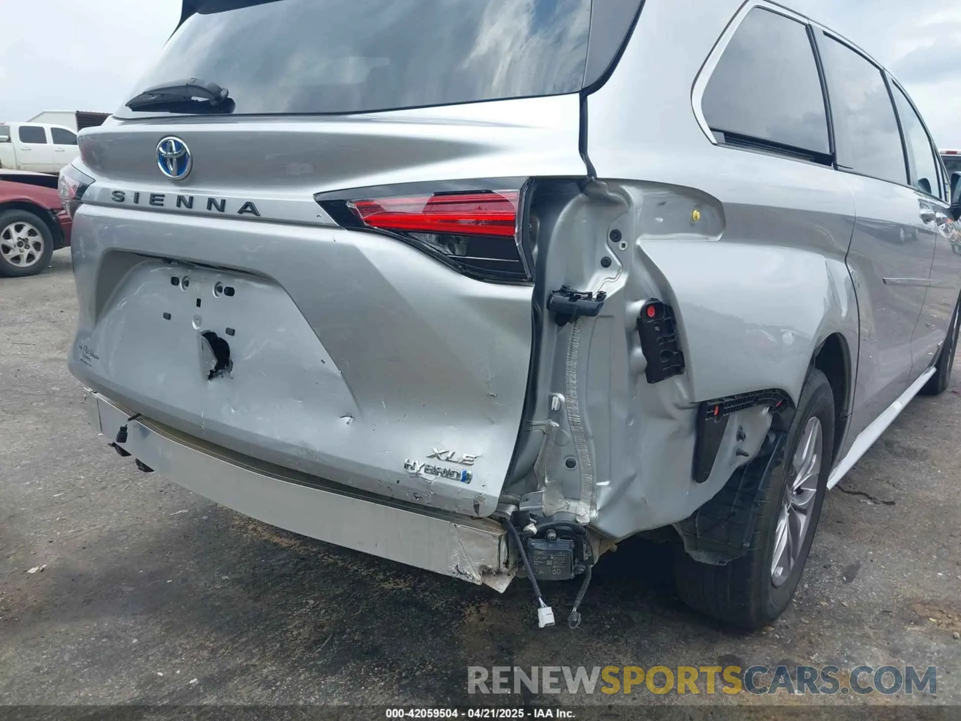 6 Photograph of a damaged car 5TDYRKEC4MS043539 TOYOTA SIENNA 2021