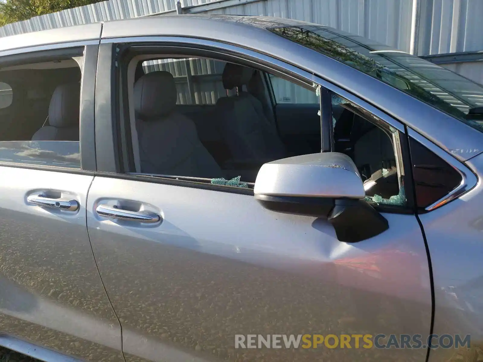 9 Photograph of a damaged car 5TDYRKEC5MS033859 TOYOTA SIENNA 2021